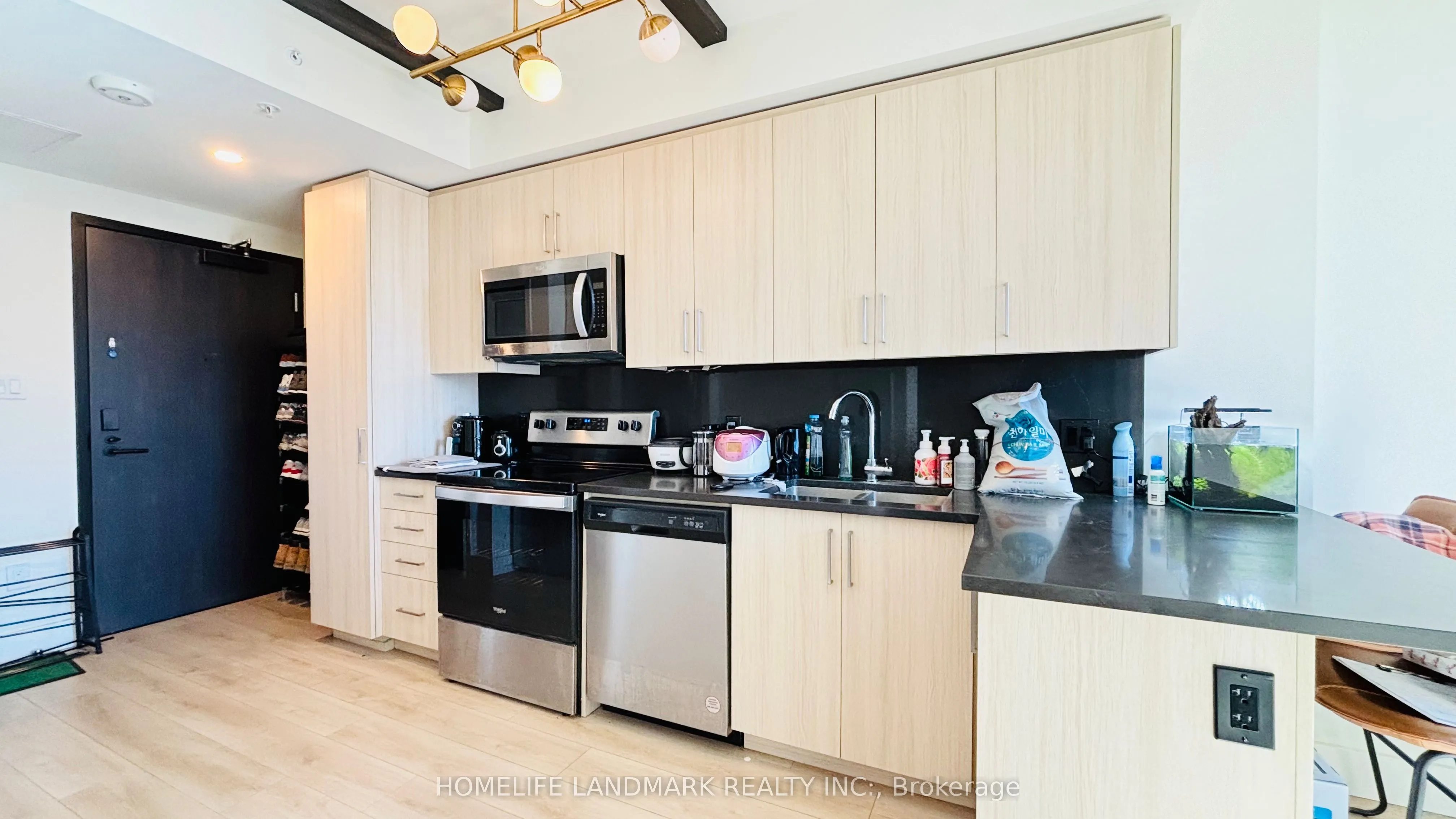 145 Columbia Street W, #1536
