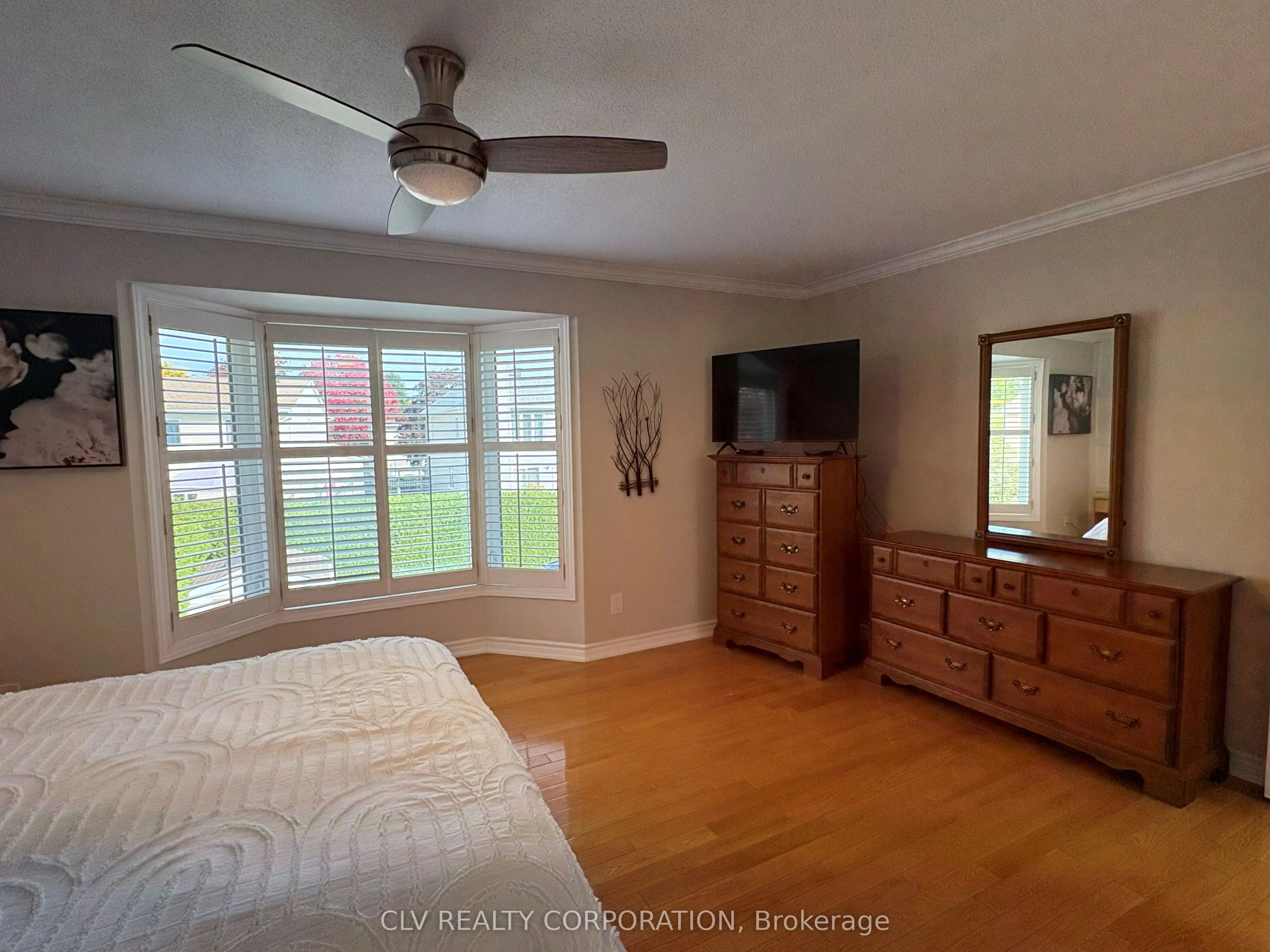 6002 Meadowglen Drive