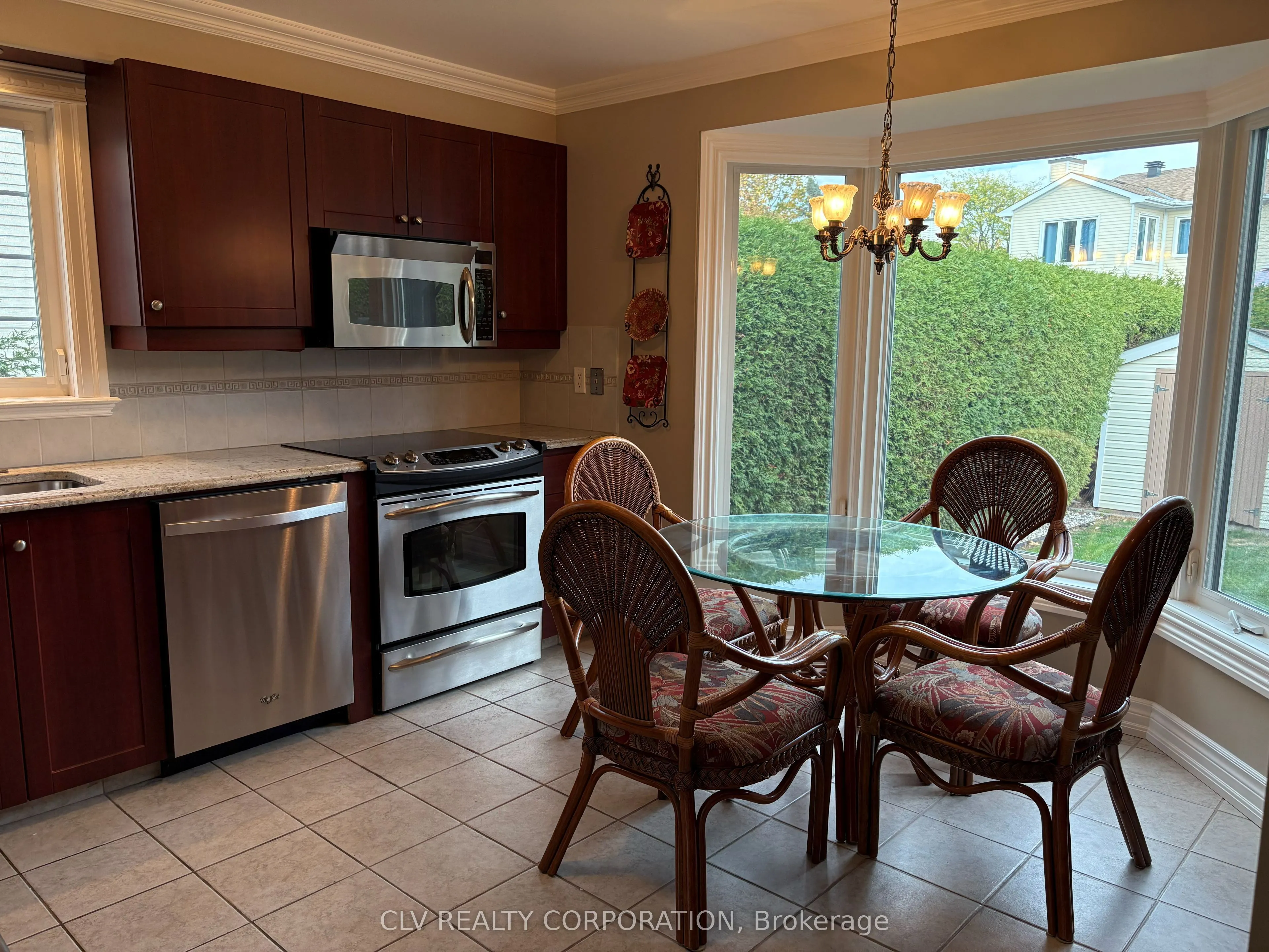 6002 Meadowglen Drive