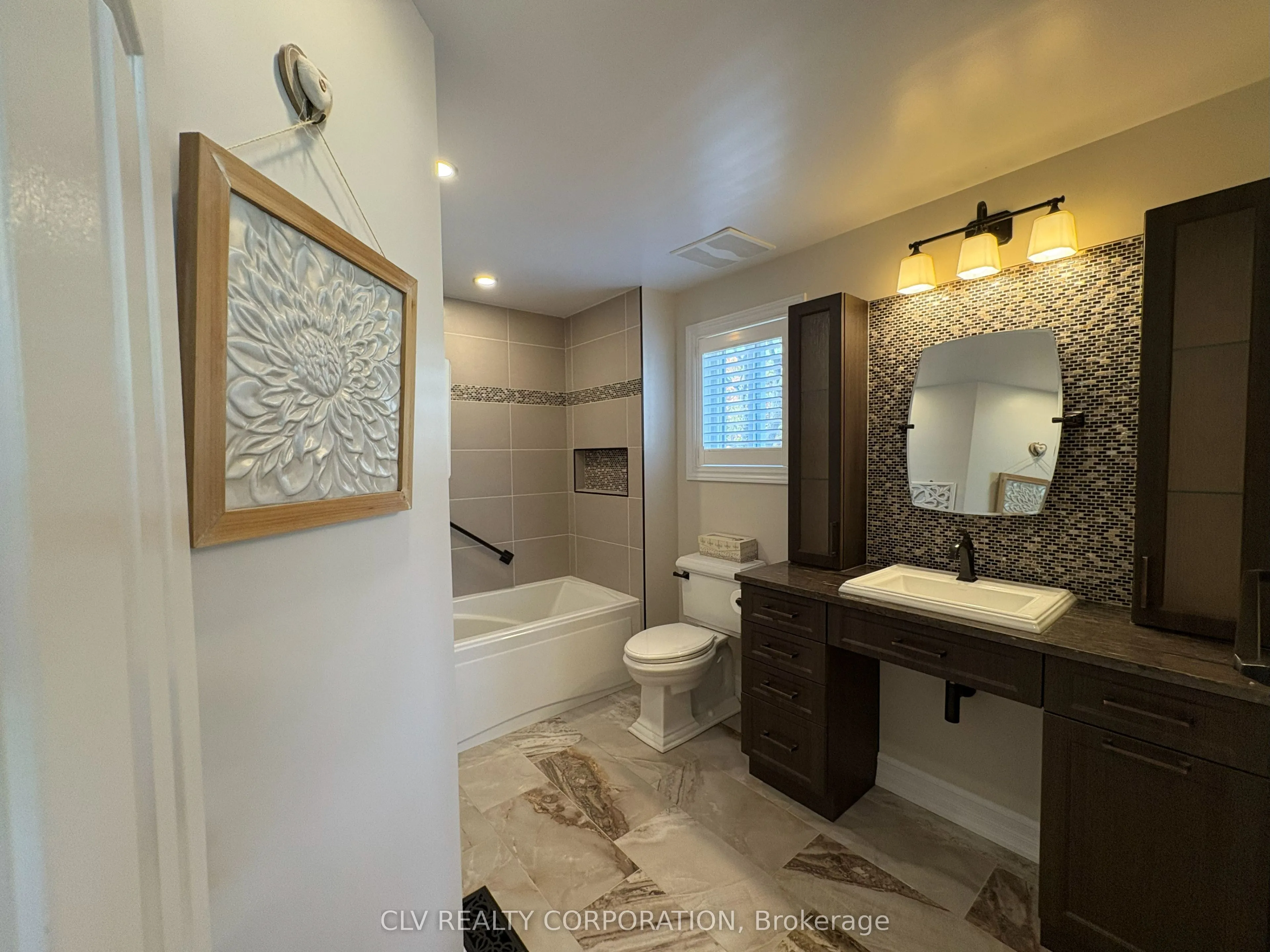 6002 Meadowglen Drive