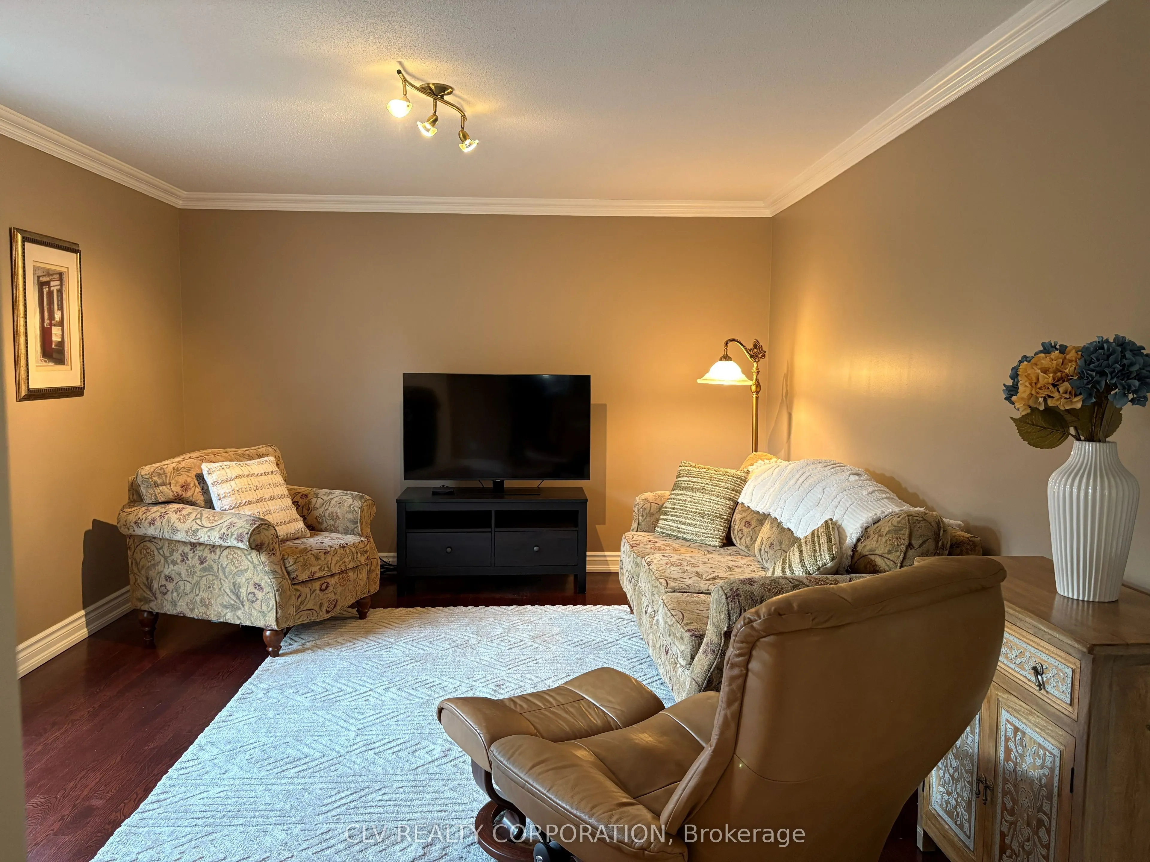 6002 Meadowglen Drive