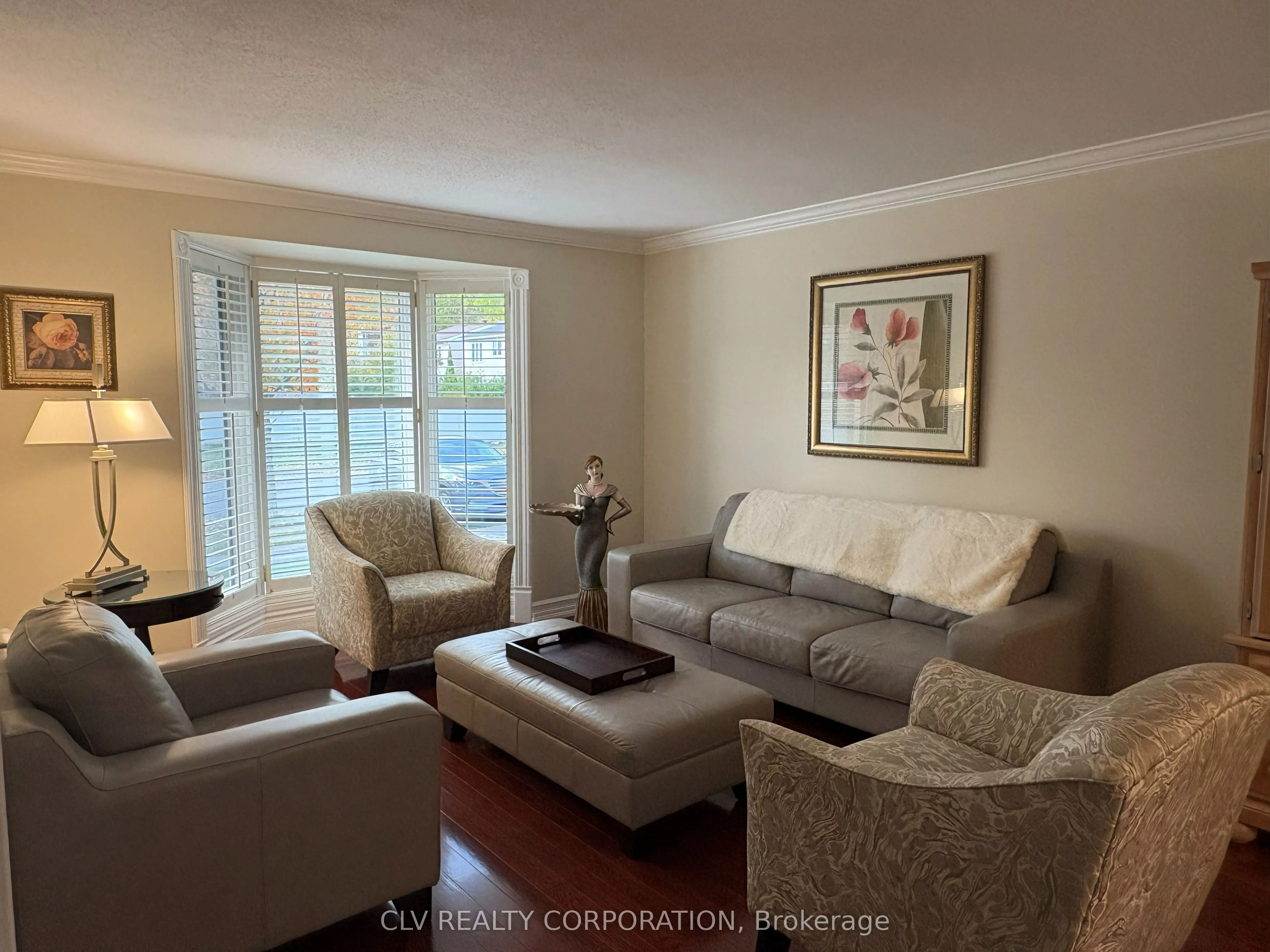6002 Meadowglen Drive