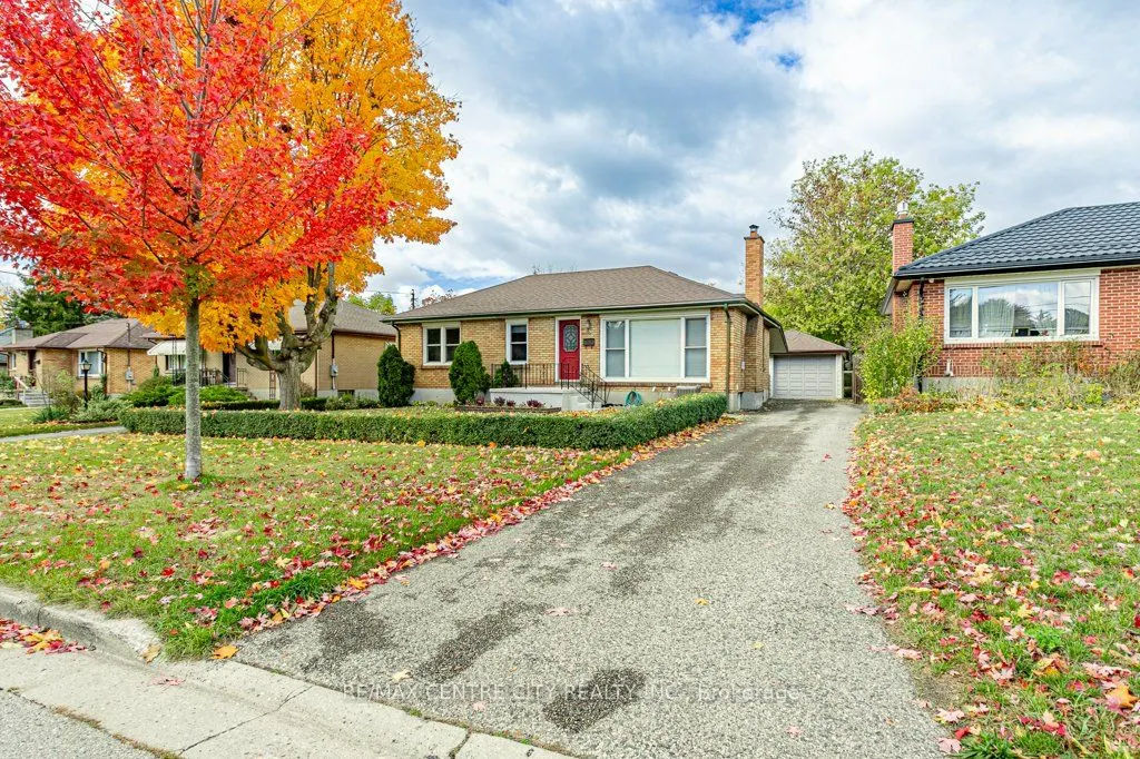 165 Ellsworth Crescent