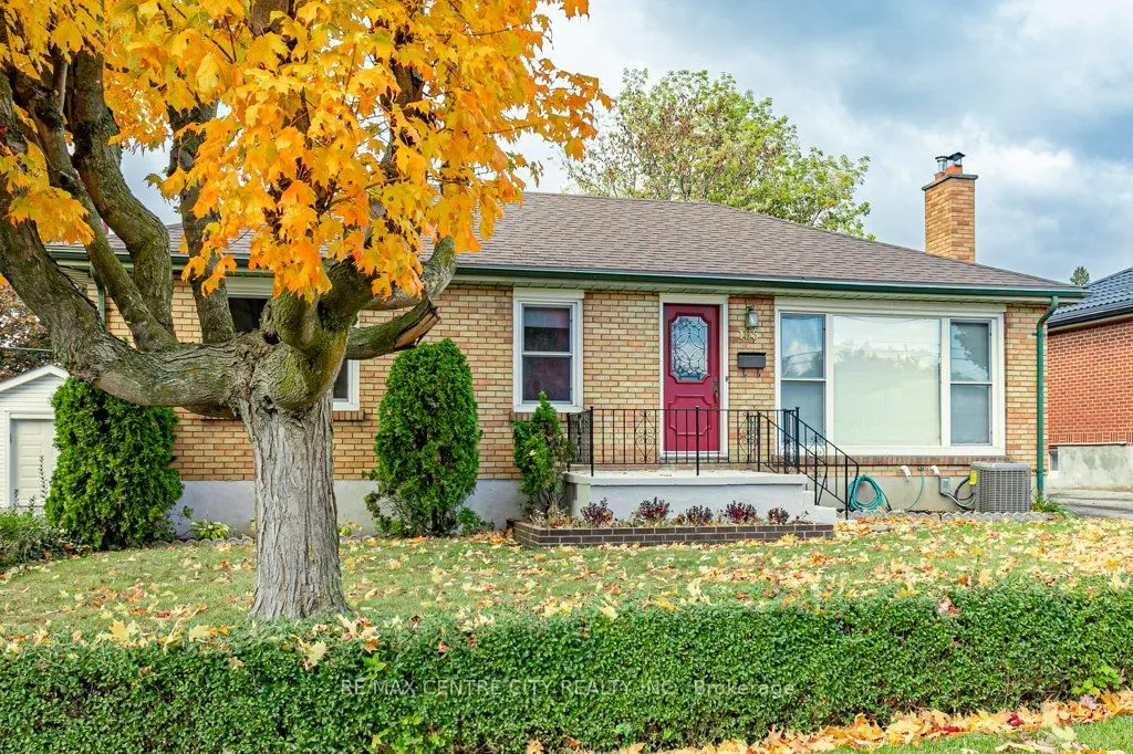 165 Ellsworth Crescent