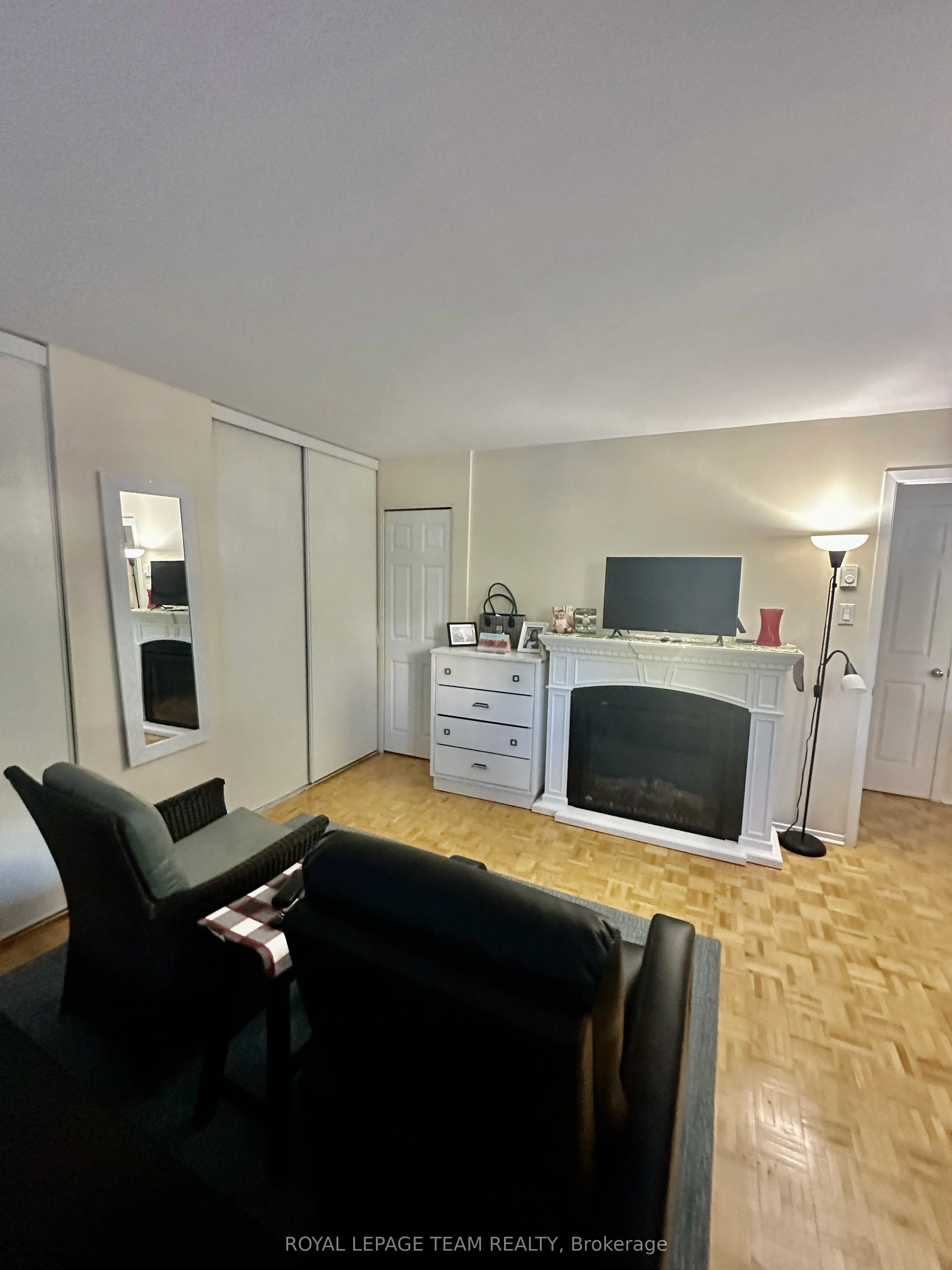 260 Brittany Drive, #200