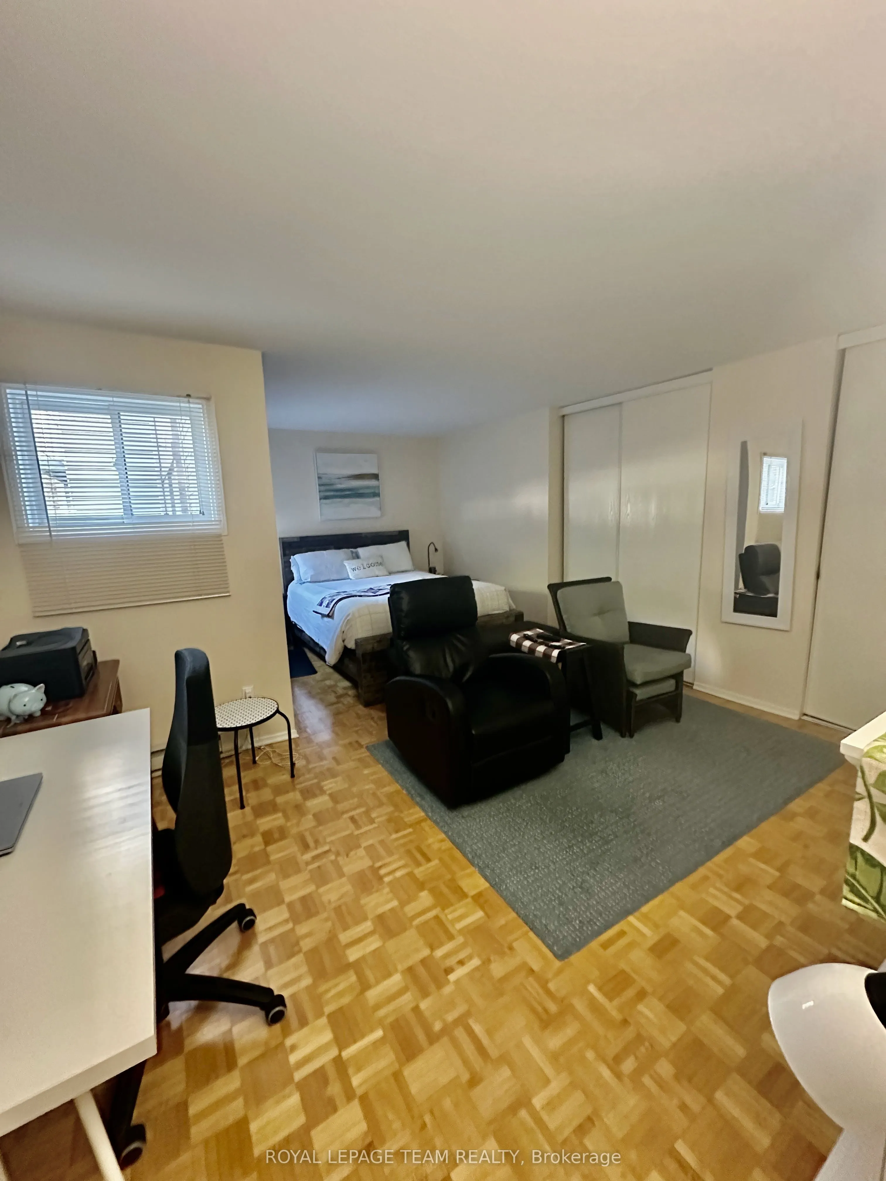 260 Brittany Drive, #200