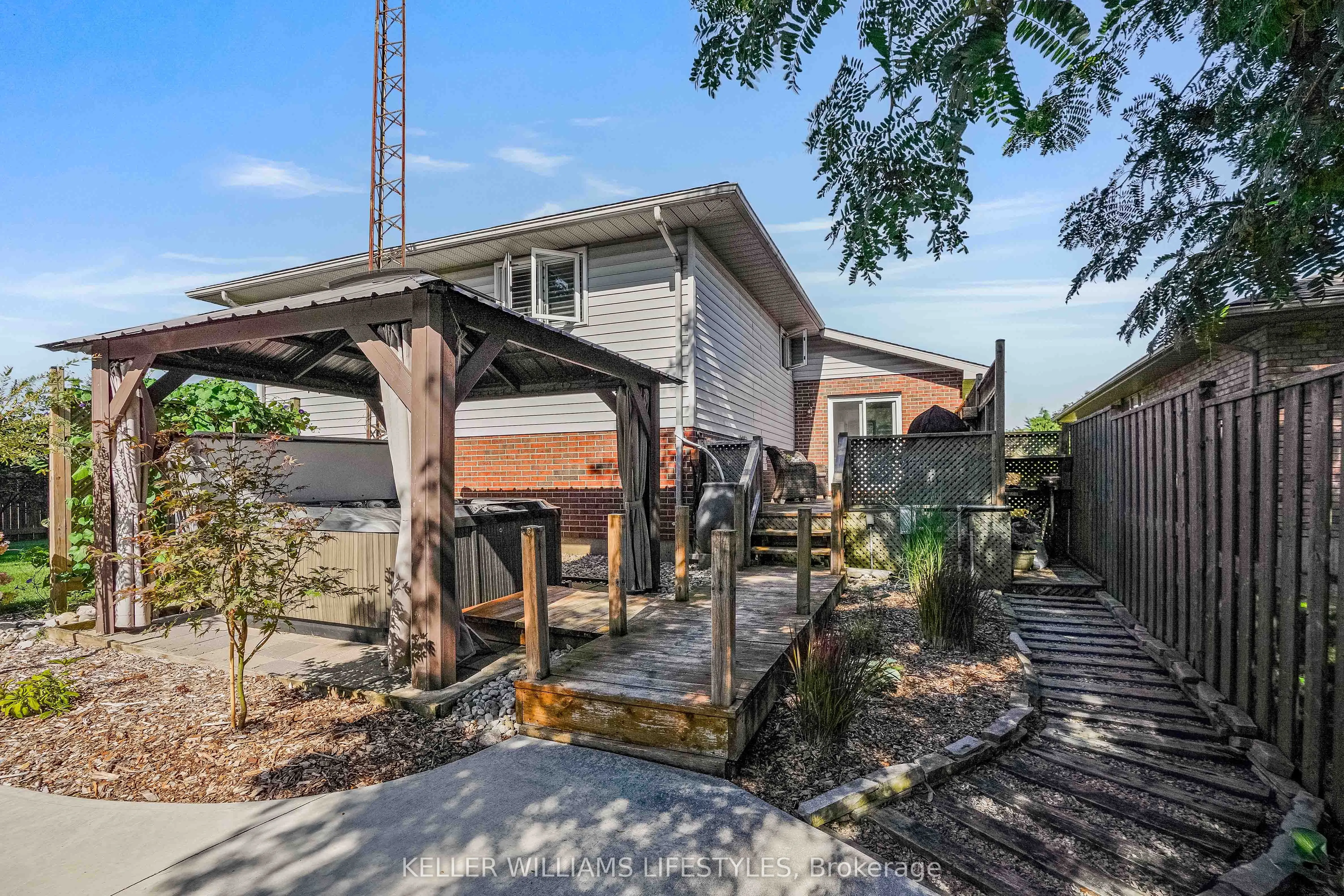 106 ANDERSON Avenue