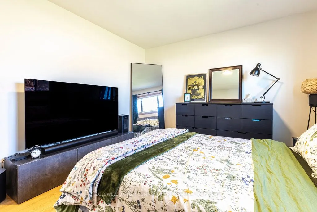 112 Nash Road S