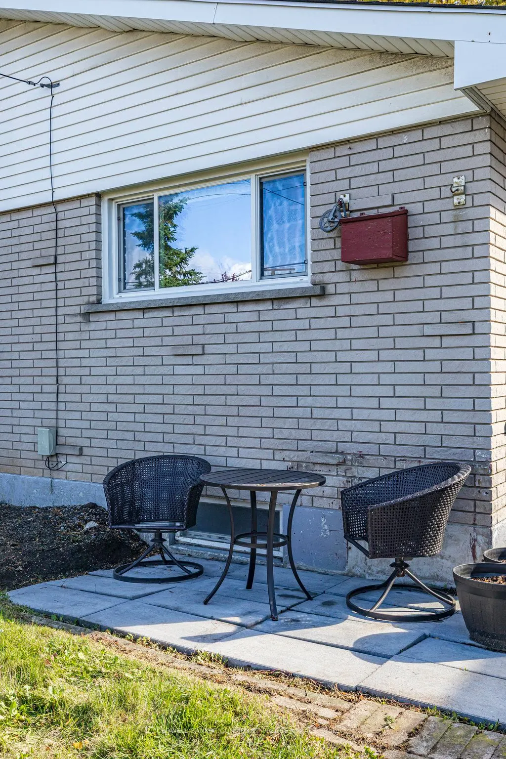 112 Nash Road S