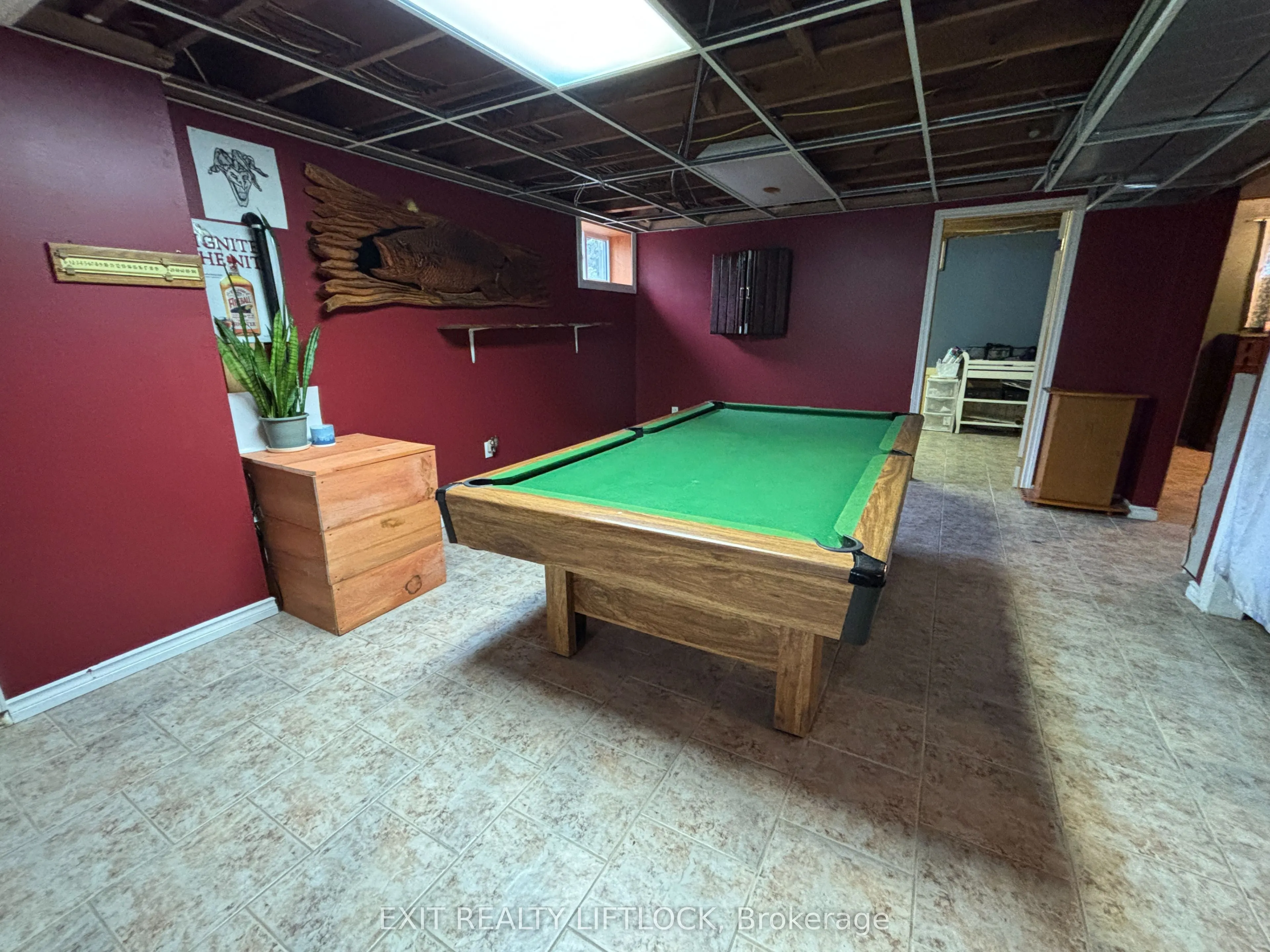 404 Belmont Concession 8