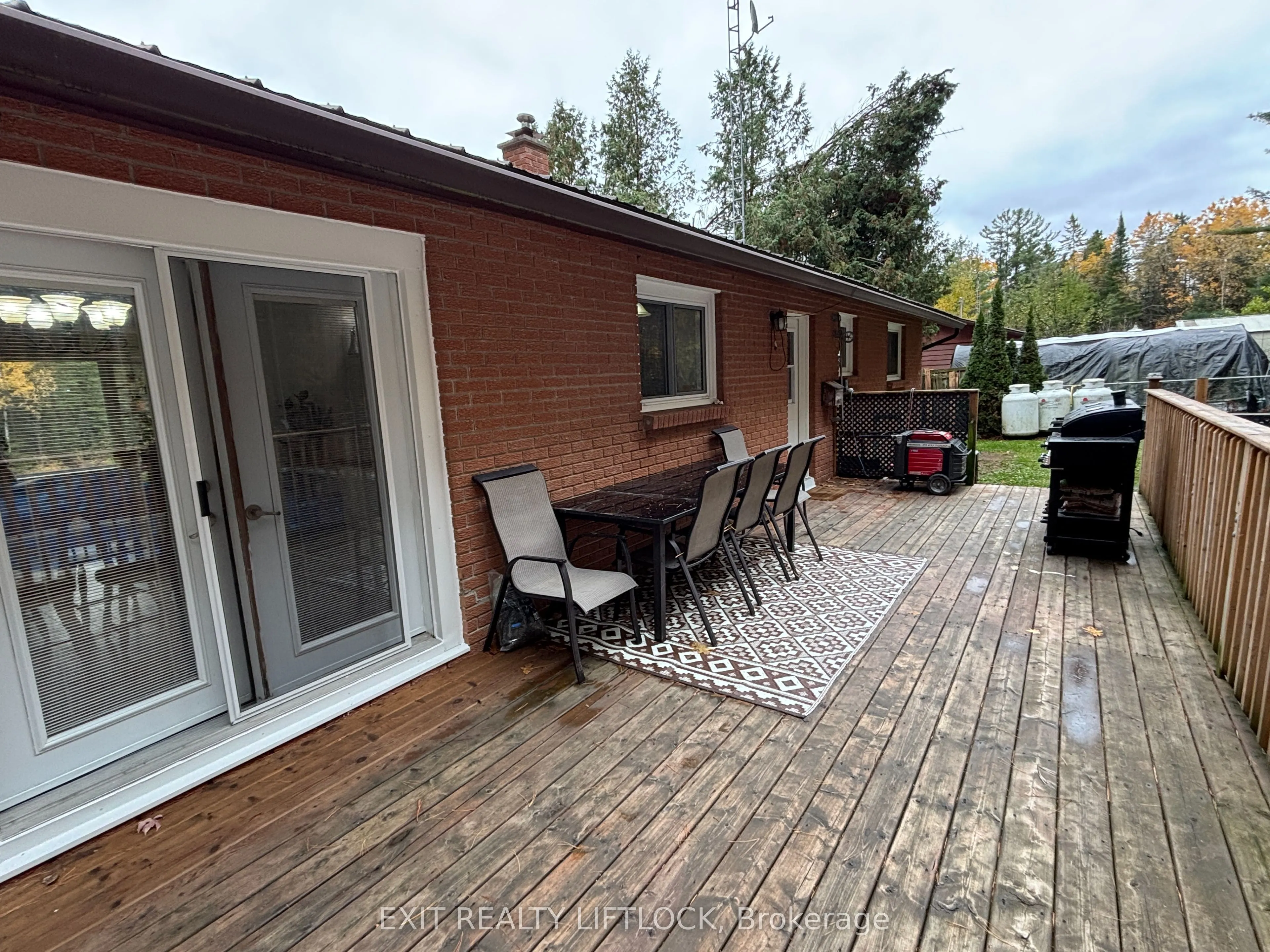 404 Belmont Concession 8