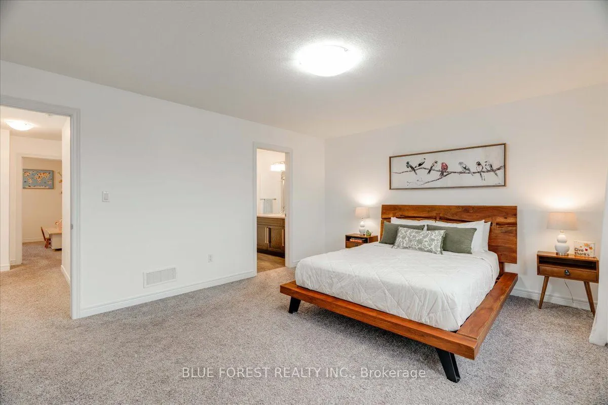 1819 Foxridge Crescent