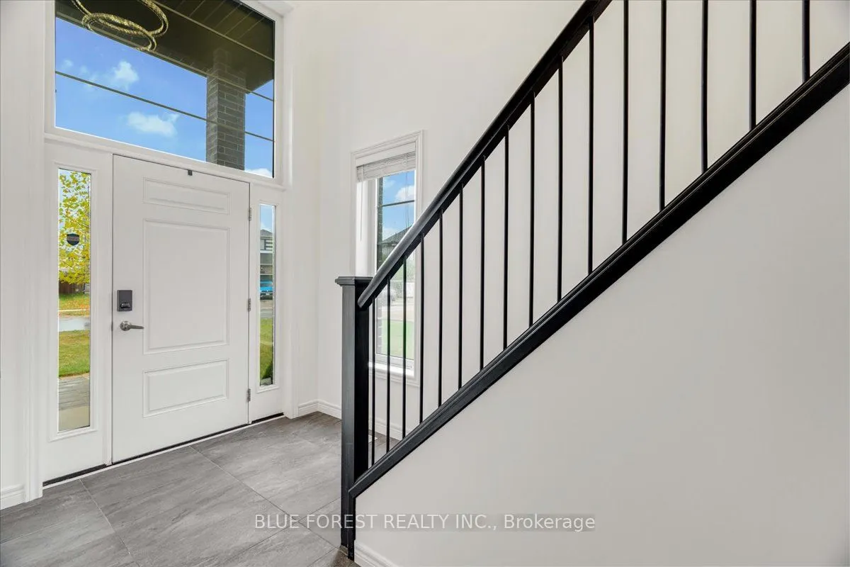 1819 Foxridge Crescent