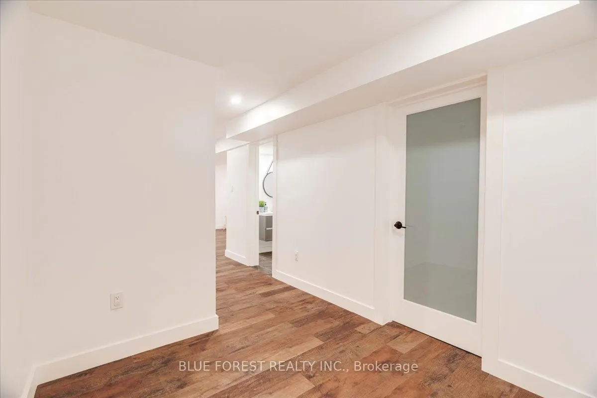 1819 Foxridge Crescent