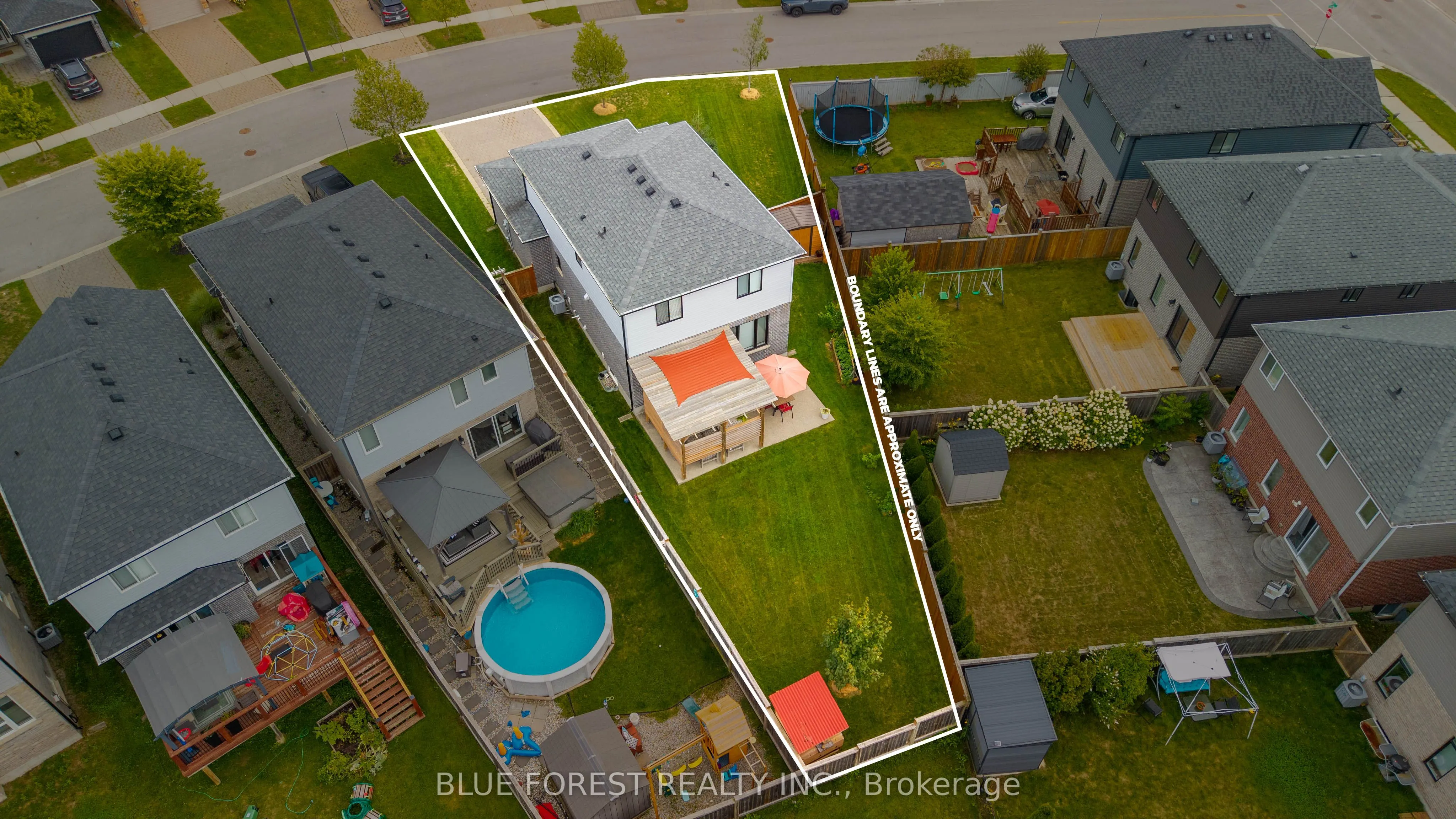1819 Foxridge Crescent