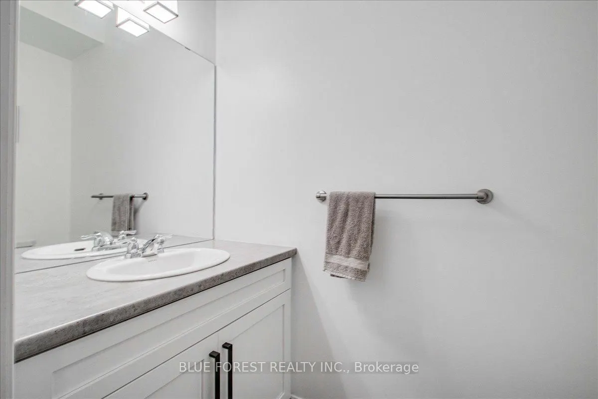 1819 Foxridge Crescent
