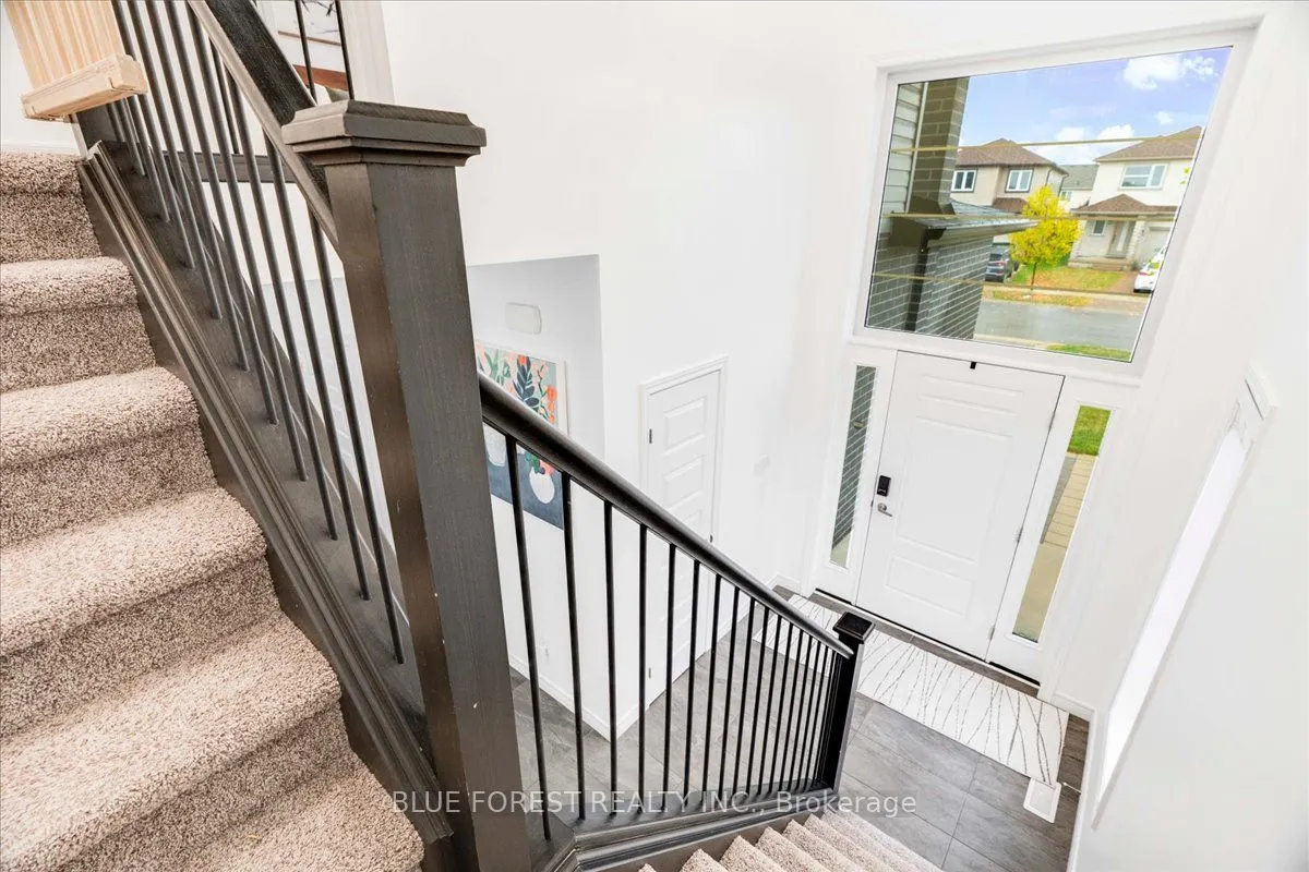 1819 Foxridge Crescent