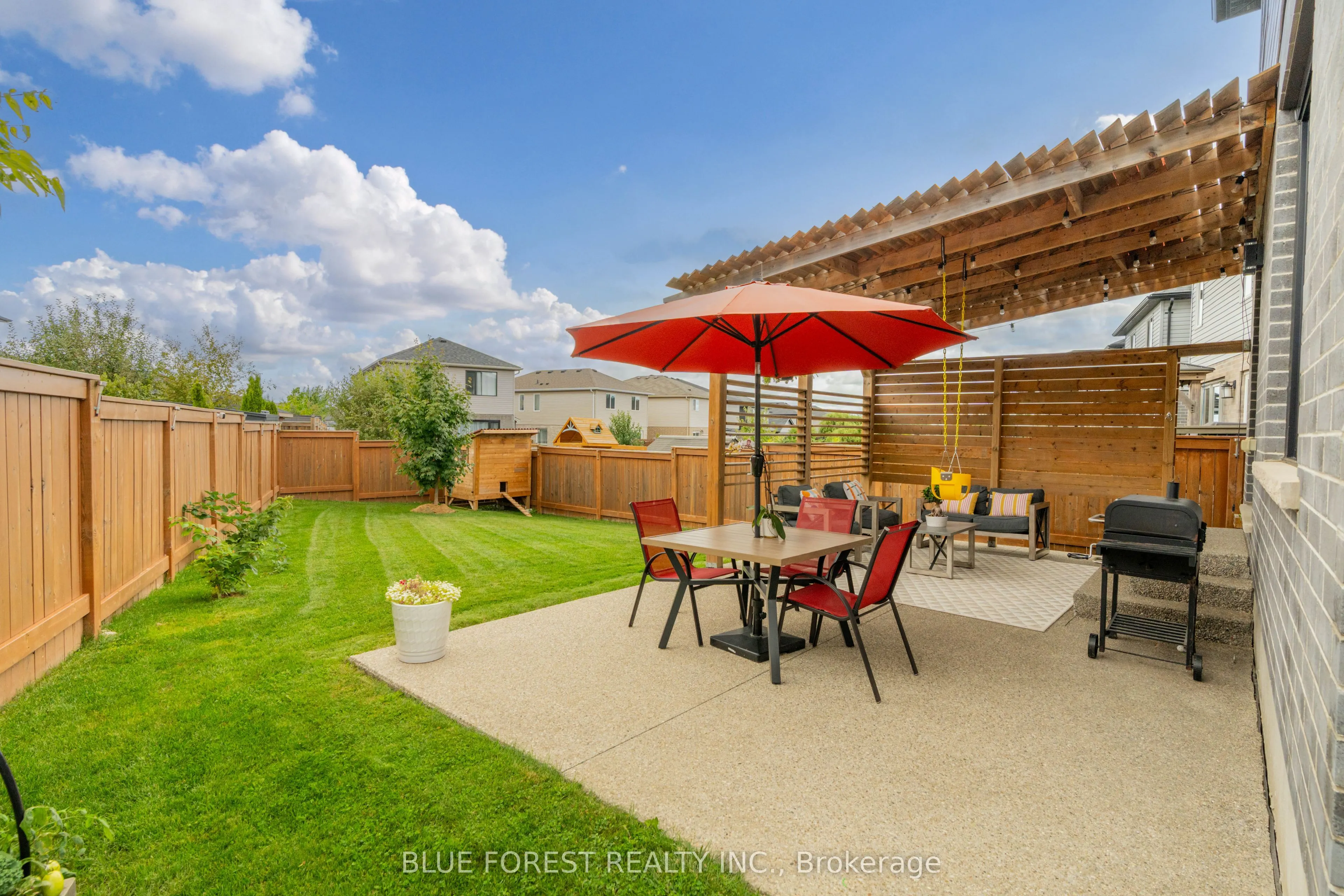 1819 Foxridge Crescent