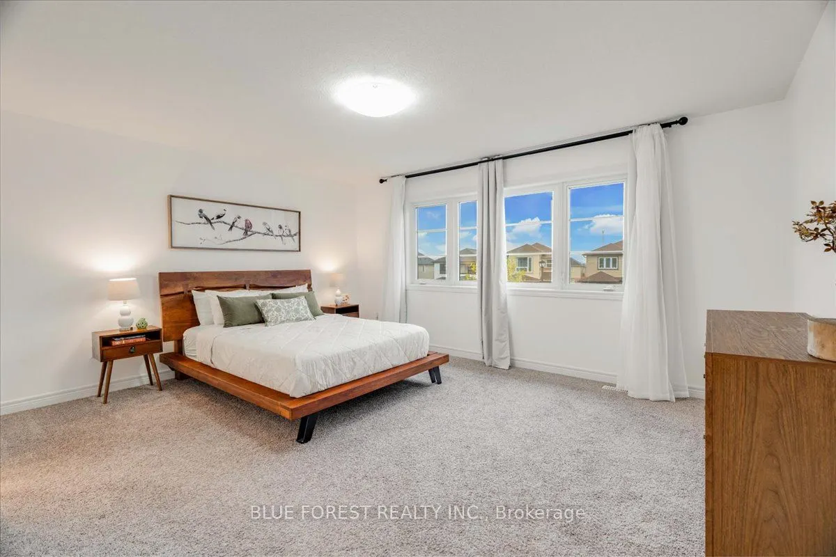 1819 Foxridge Crescent
