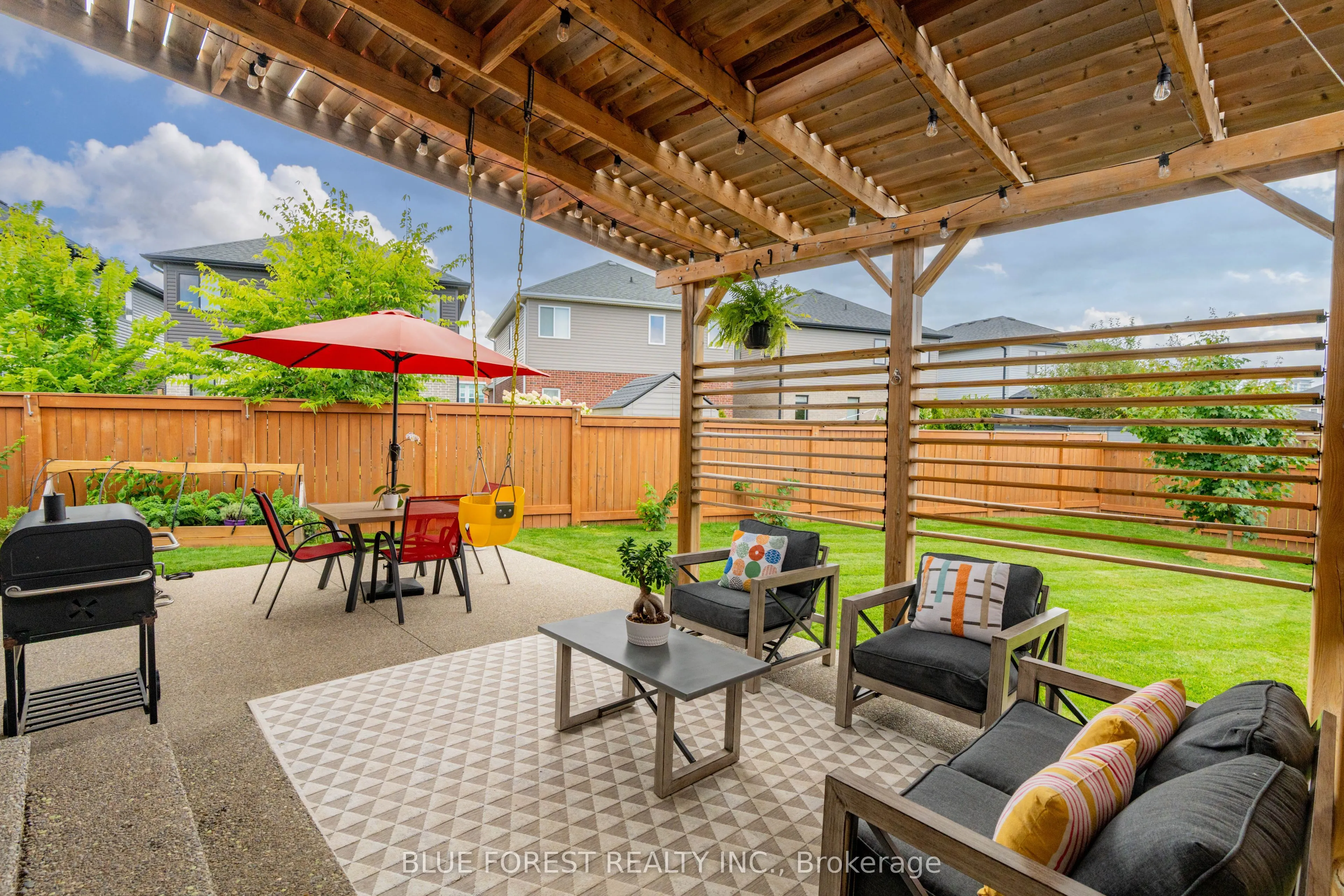1819 Foxridge Crescent