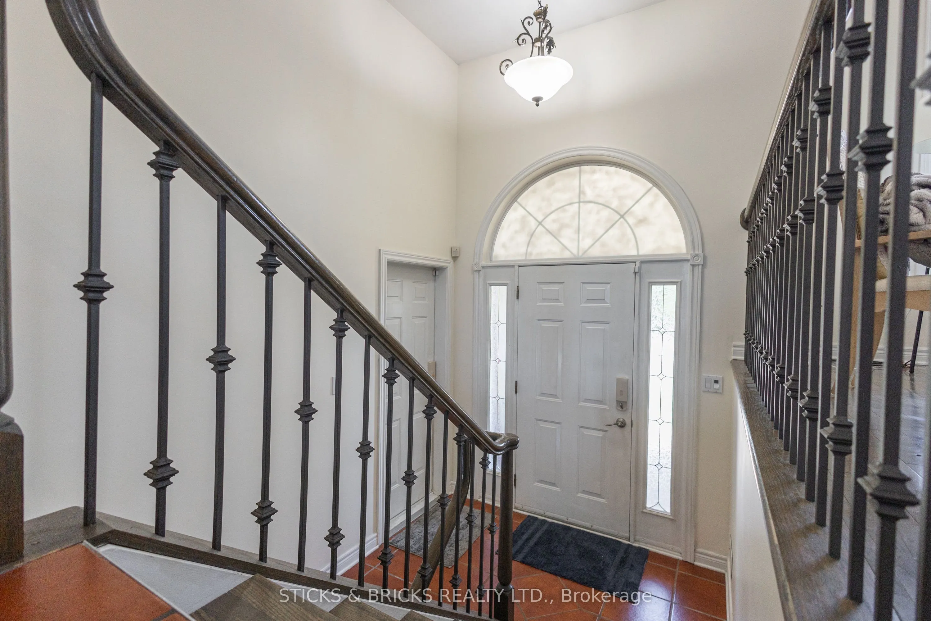 8207 Beaver Glen Drive
