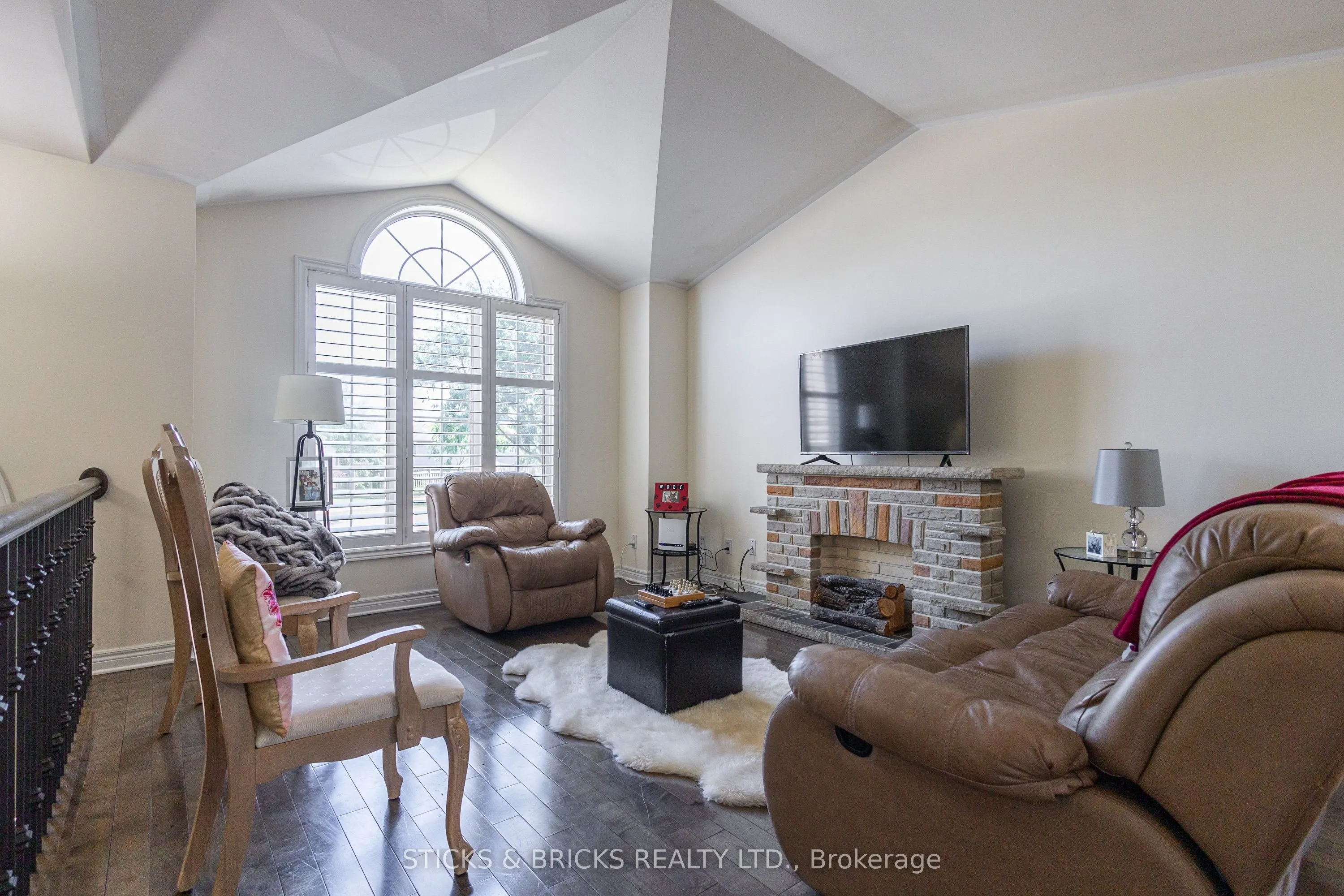 8207 Beaver Glen Drive