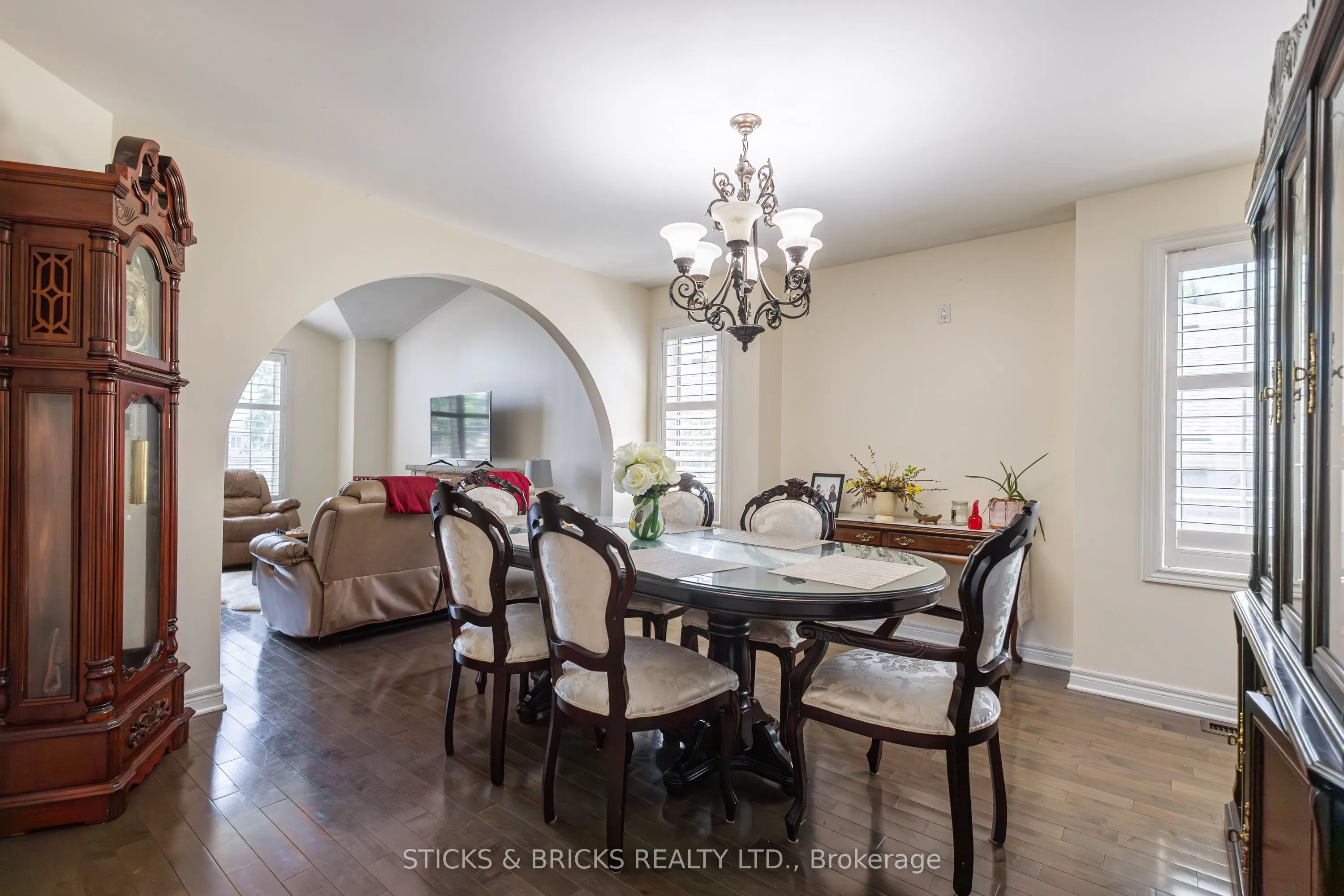 8207 Beaver Glen Drive