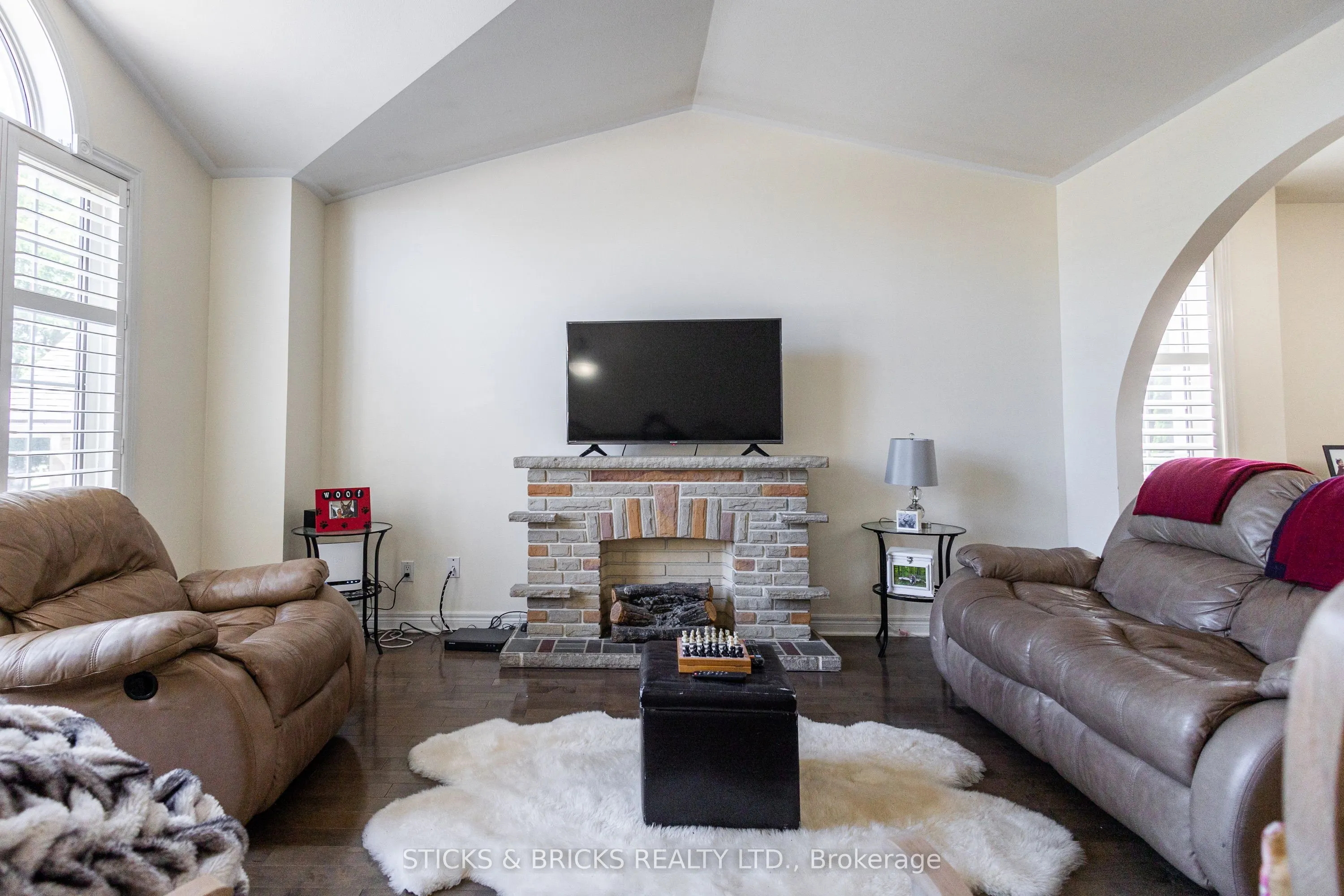8207 Beaver Glen Drive