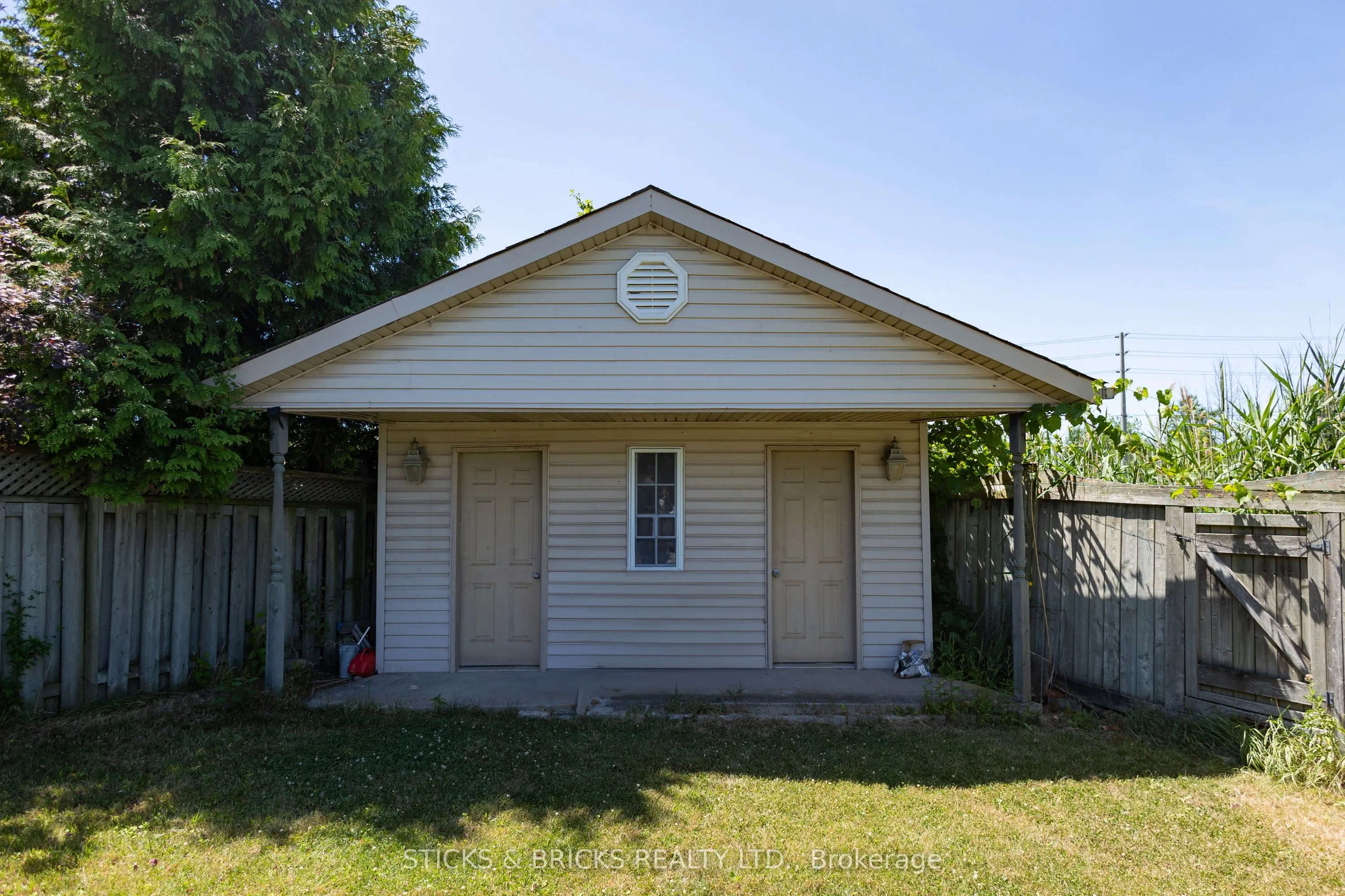 8207 Beaver Glen Drive