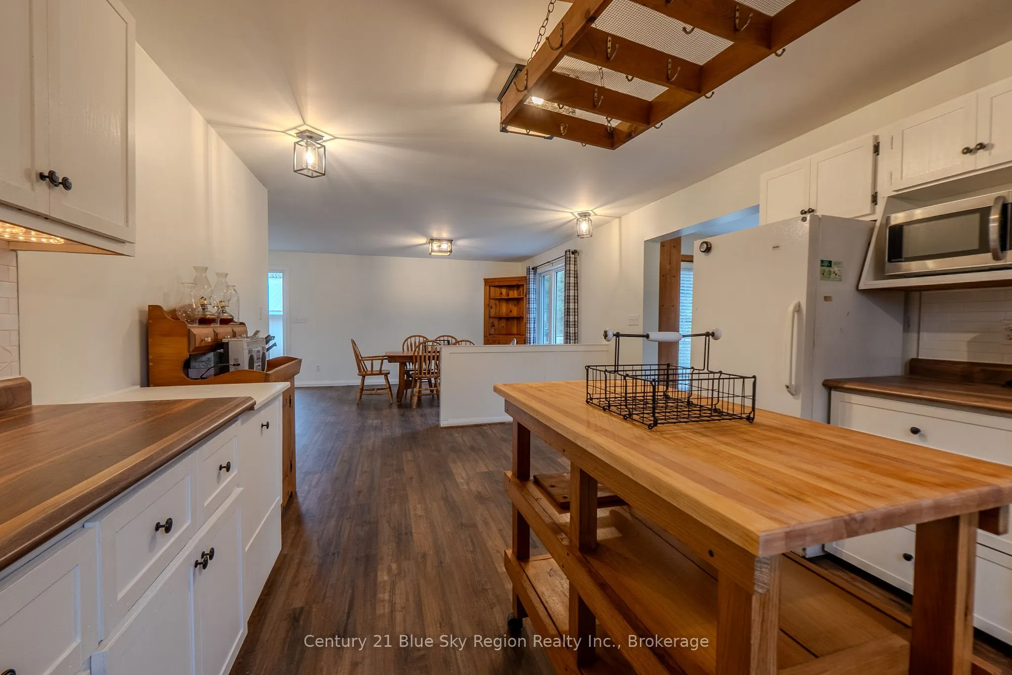 2225 Papineau Road