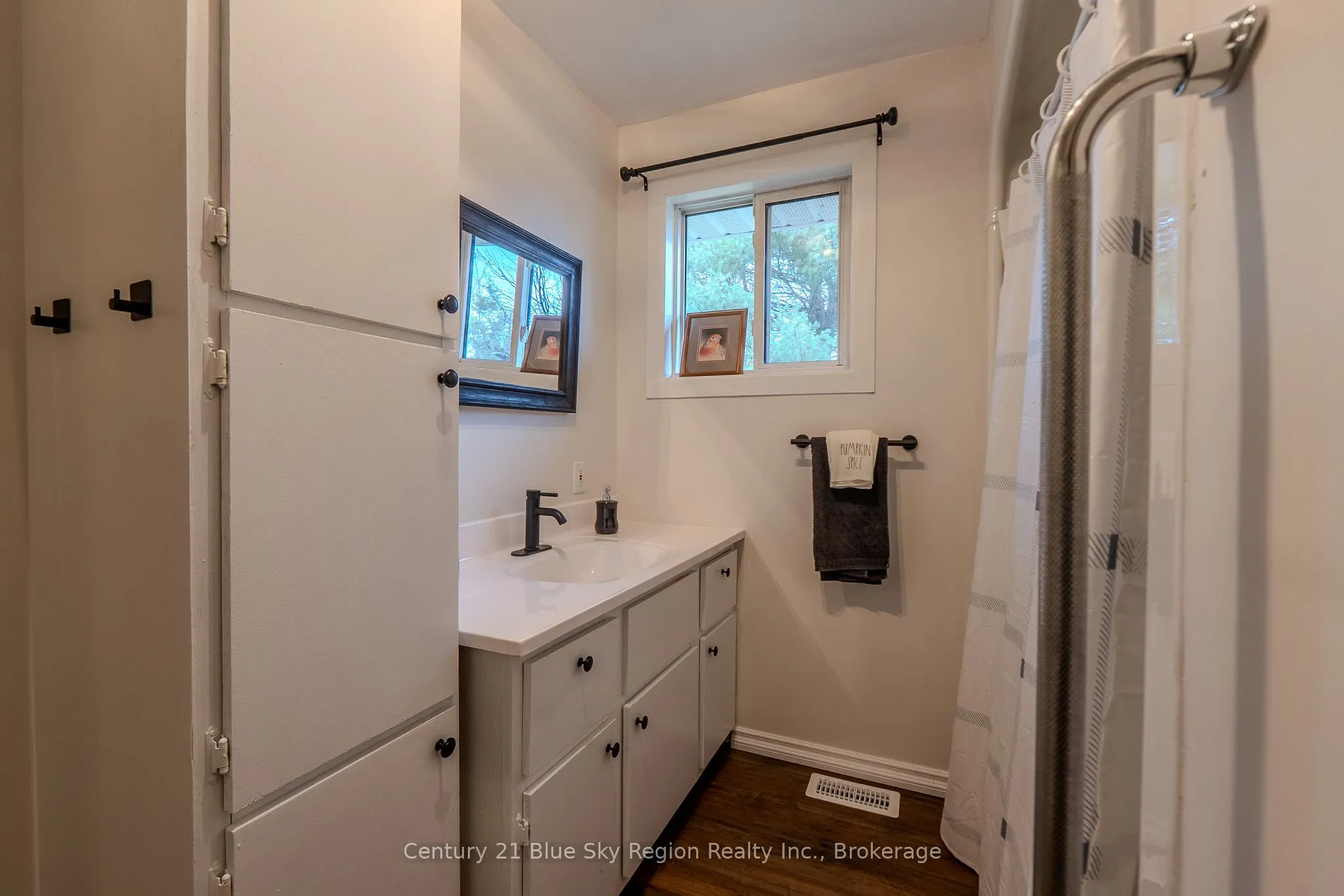 2225 Papineau Road
