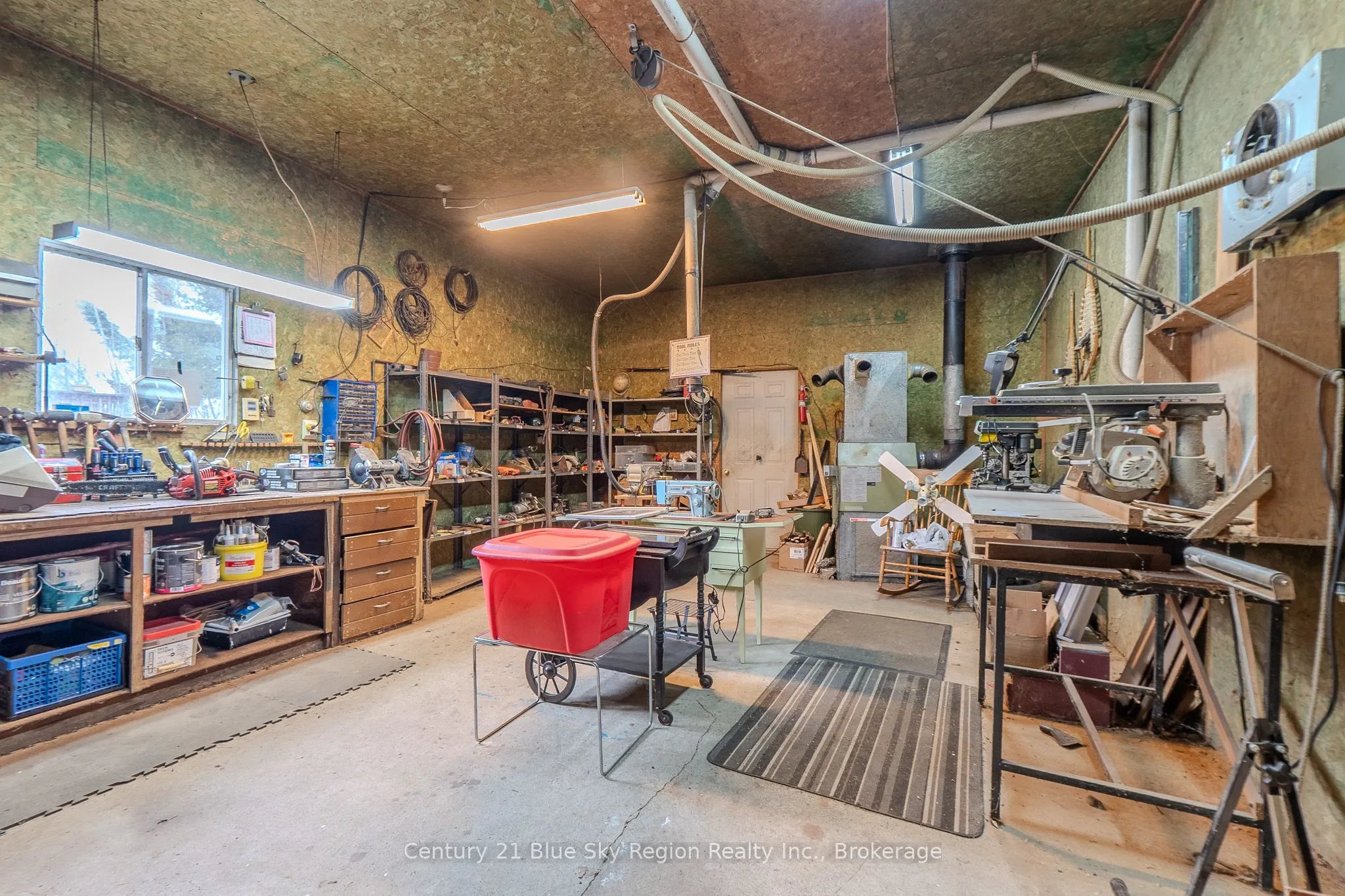 2225 Papineau Road