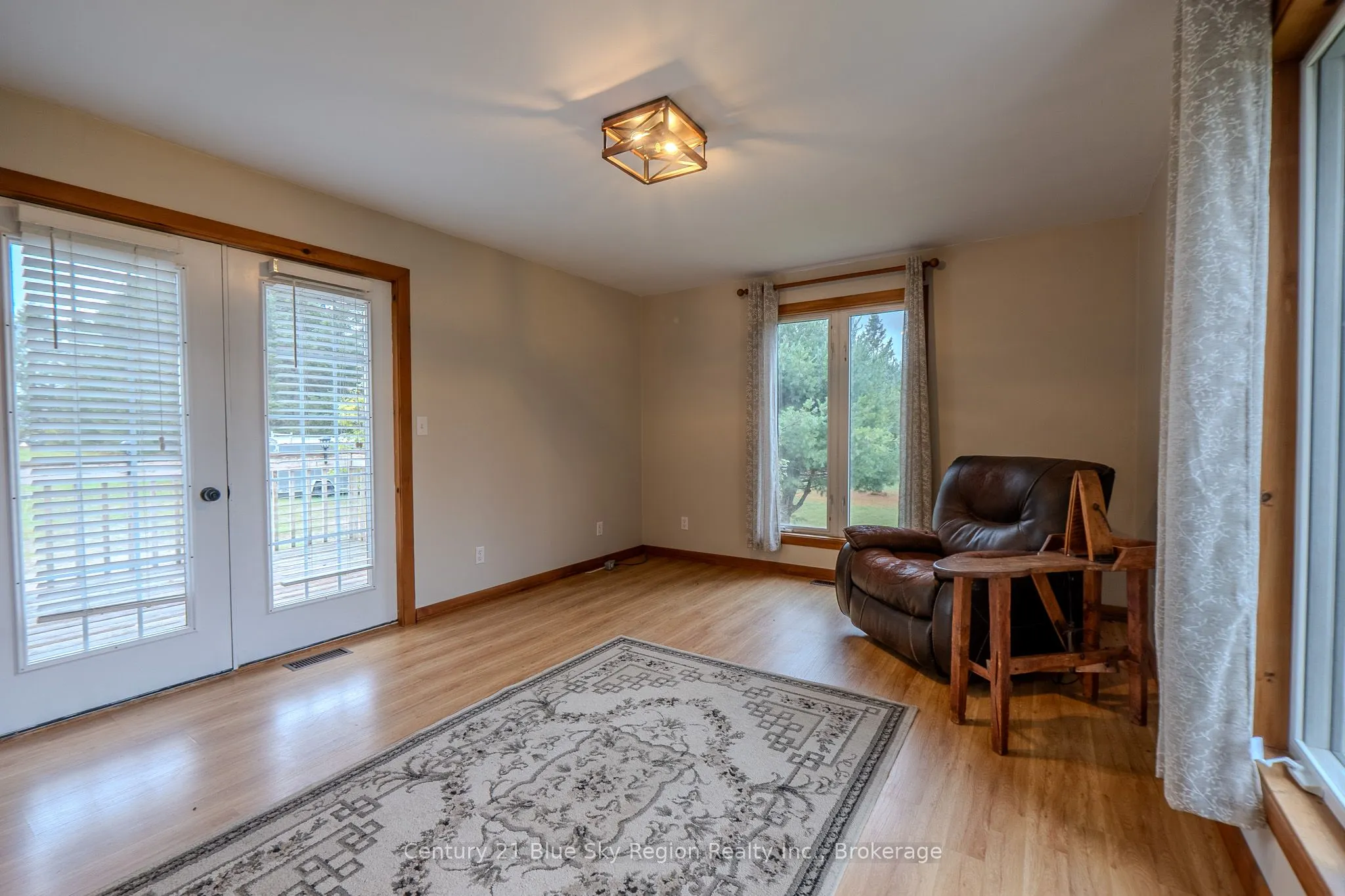 2225 Papineau Road