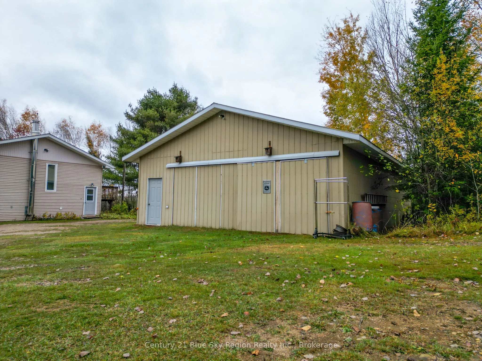 2225 Papineau Road