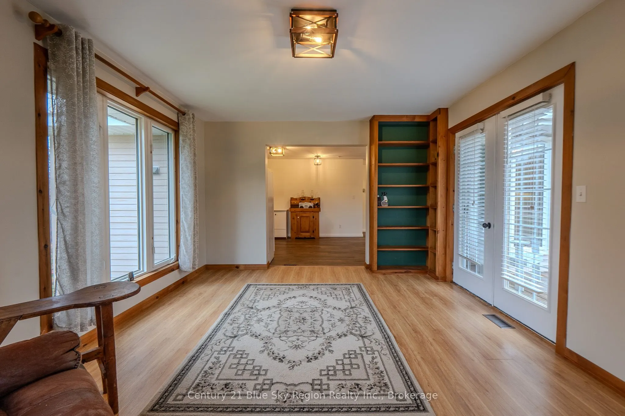 2225 Papineau Road
