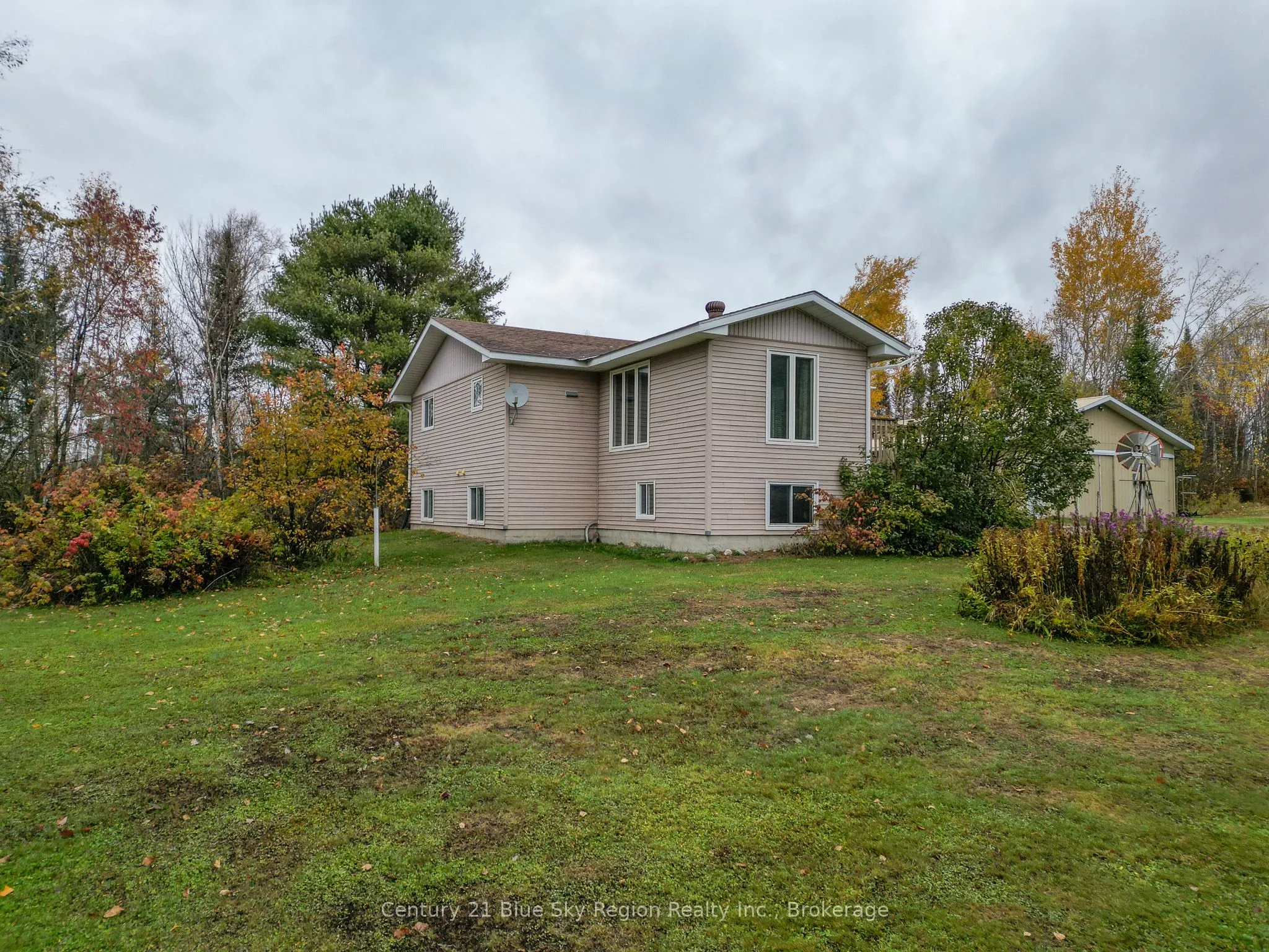 2225 Papineau Road
