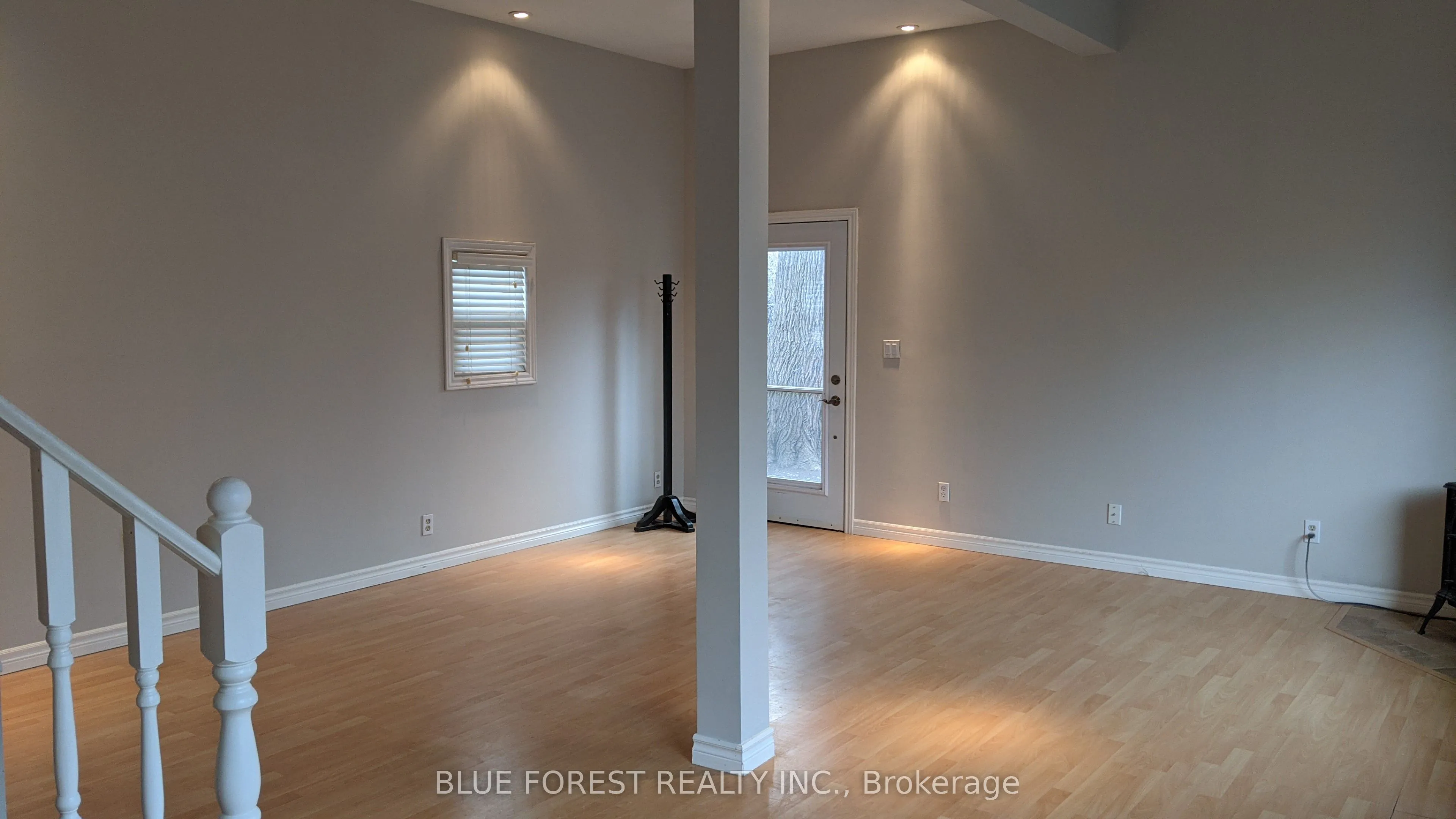 35 Cliftonvale Avenue, #MAIN FLOOR