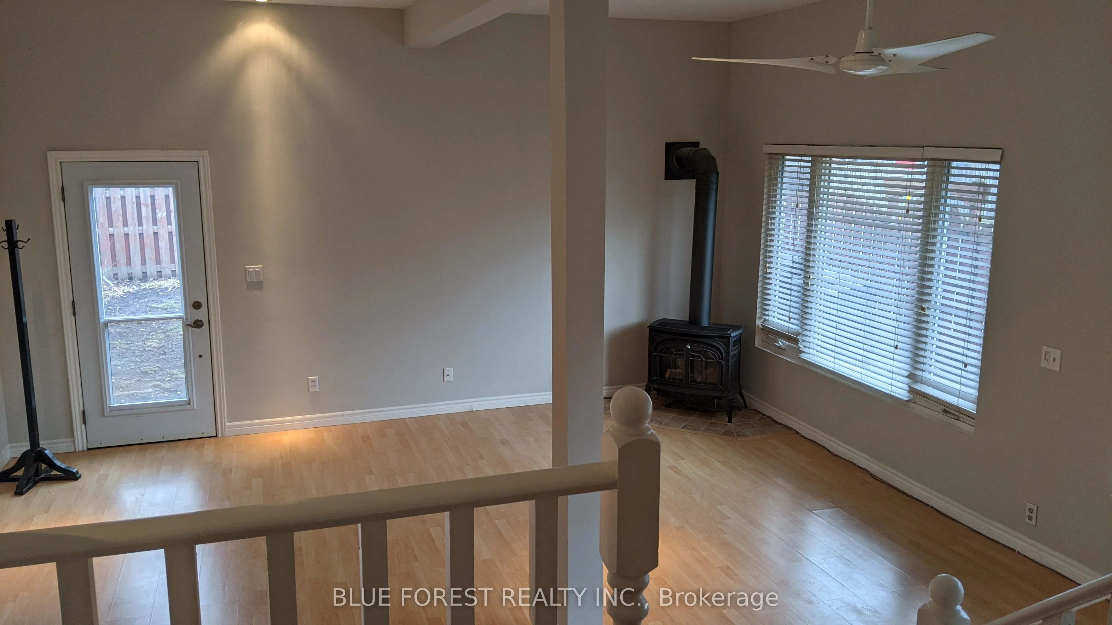 35 Cliftonvale Avenue, #MAIN FLOOR