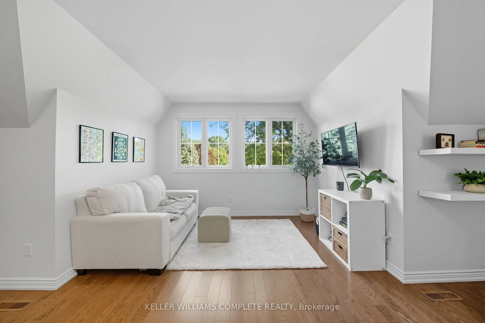 142 Meadowbrook Drive