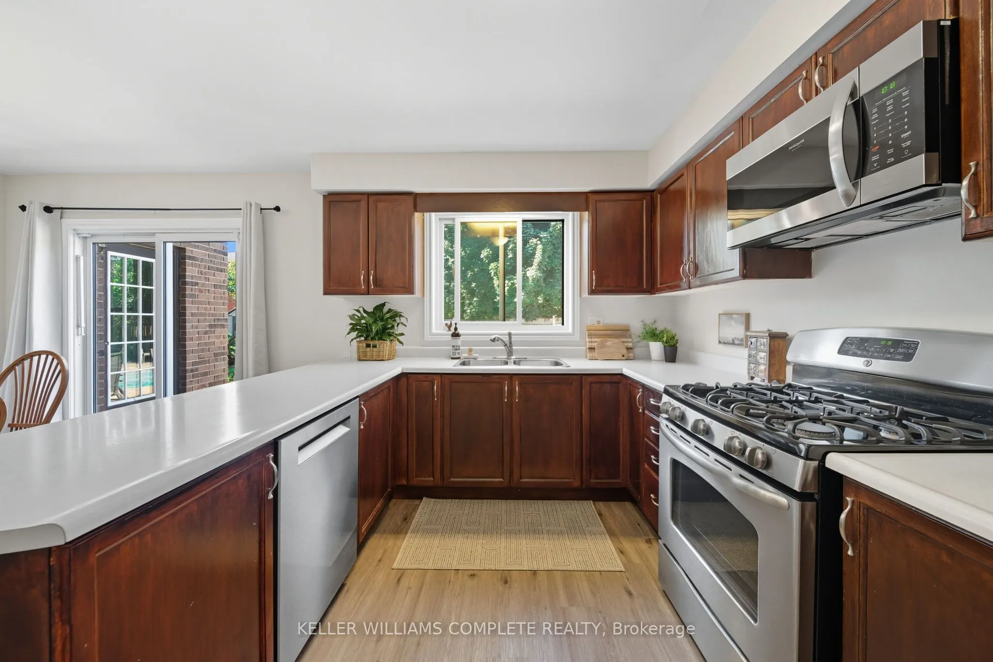 142 Meadowbrook Drive