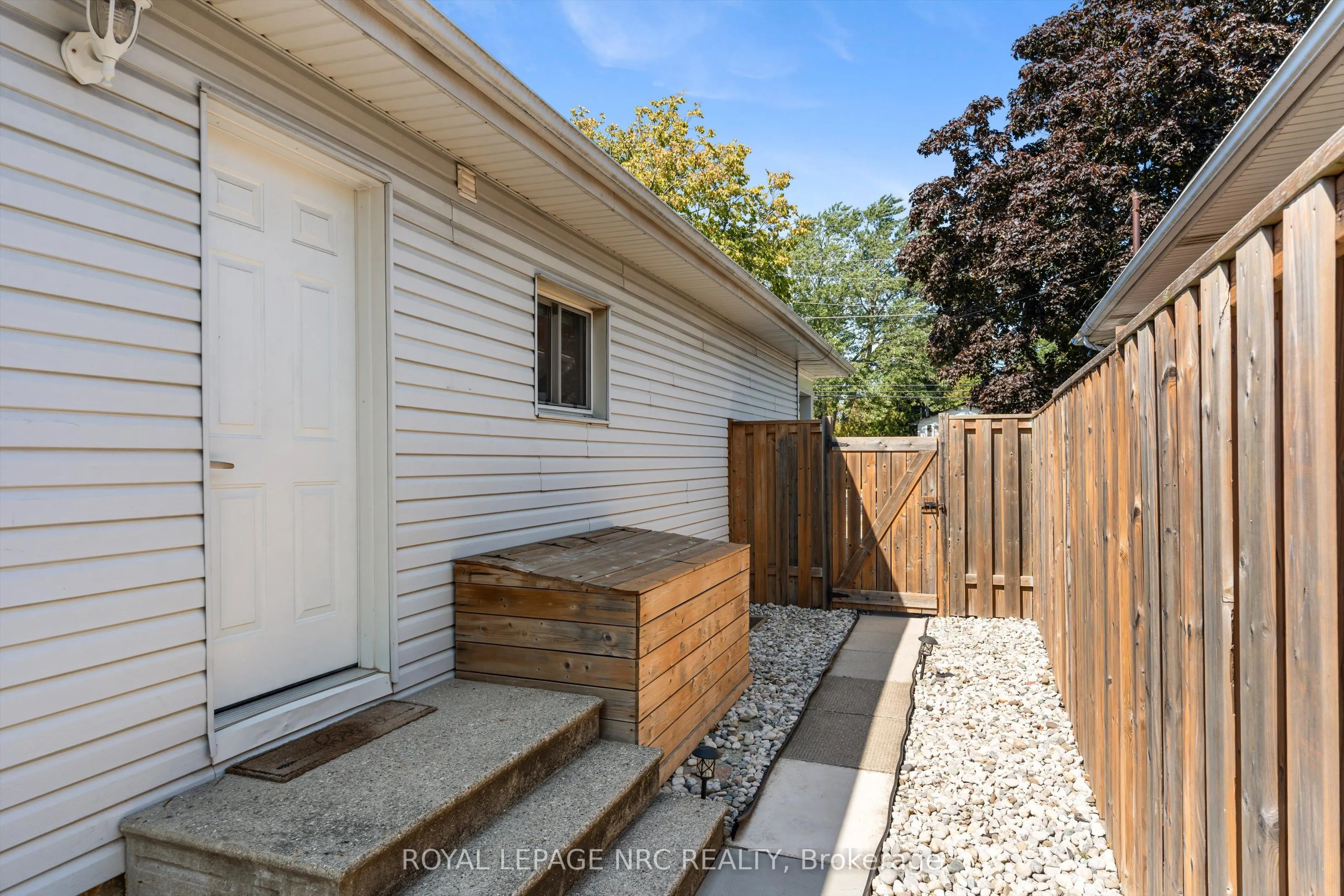 264 Lakeshore Road