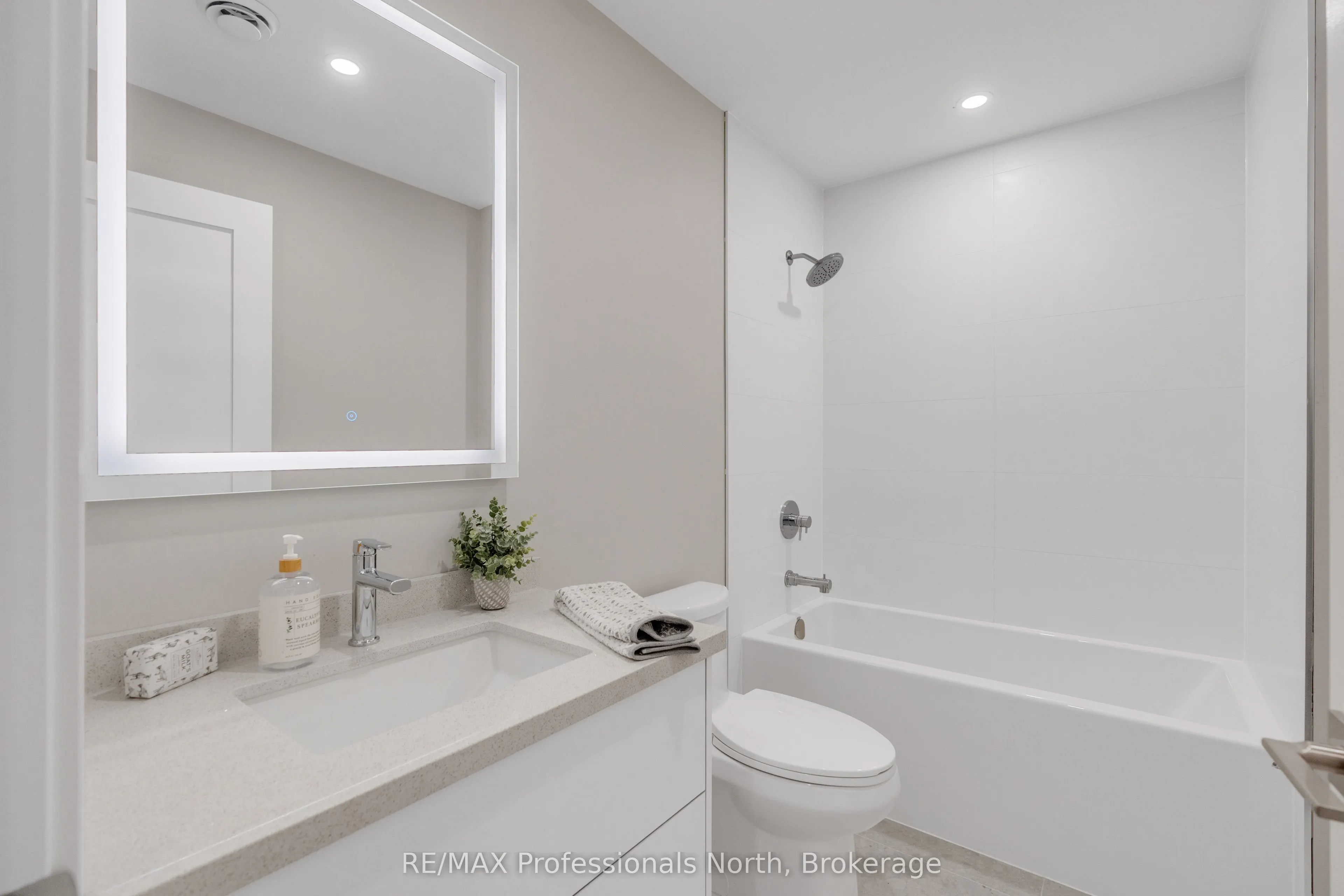 32 Brunel Road, #105