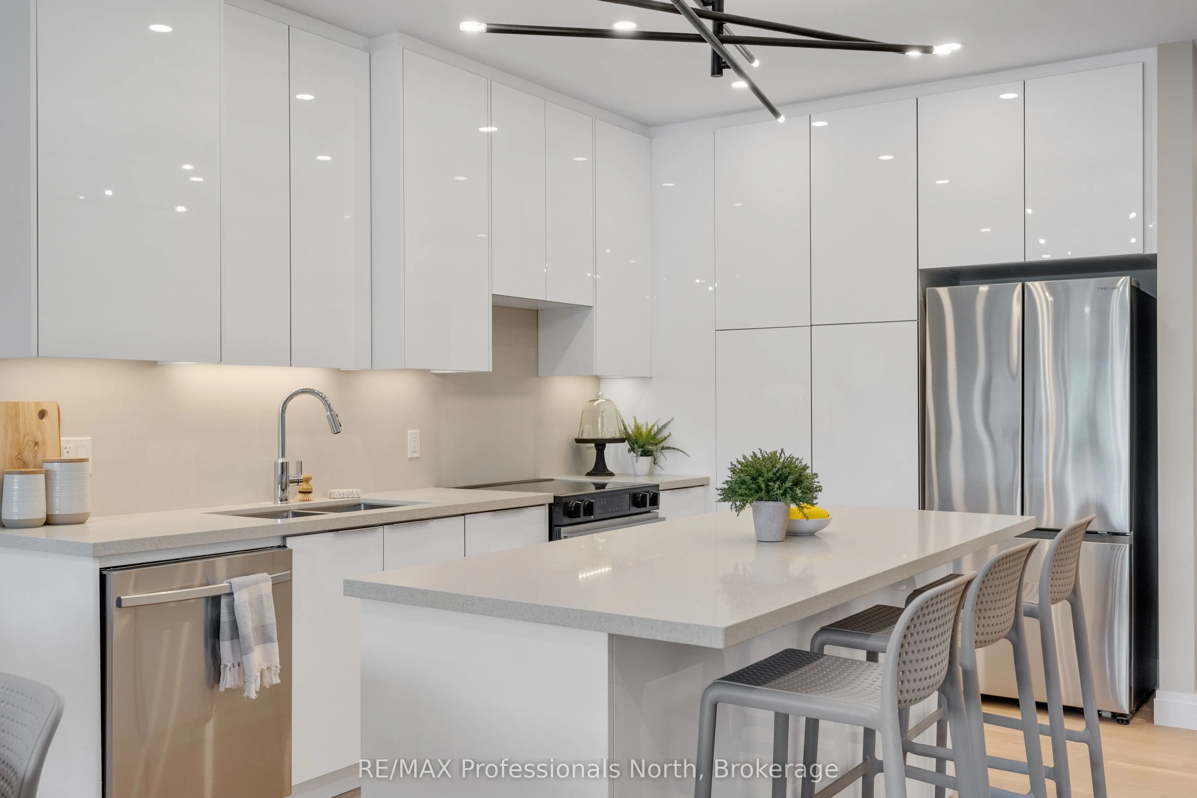 32 Brunel Road, #201