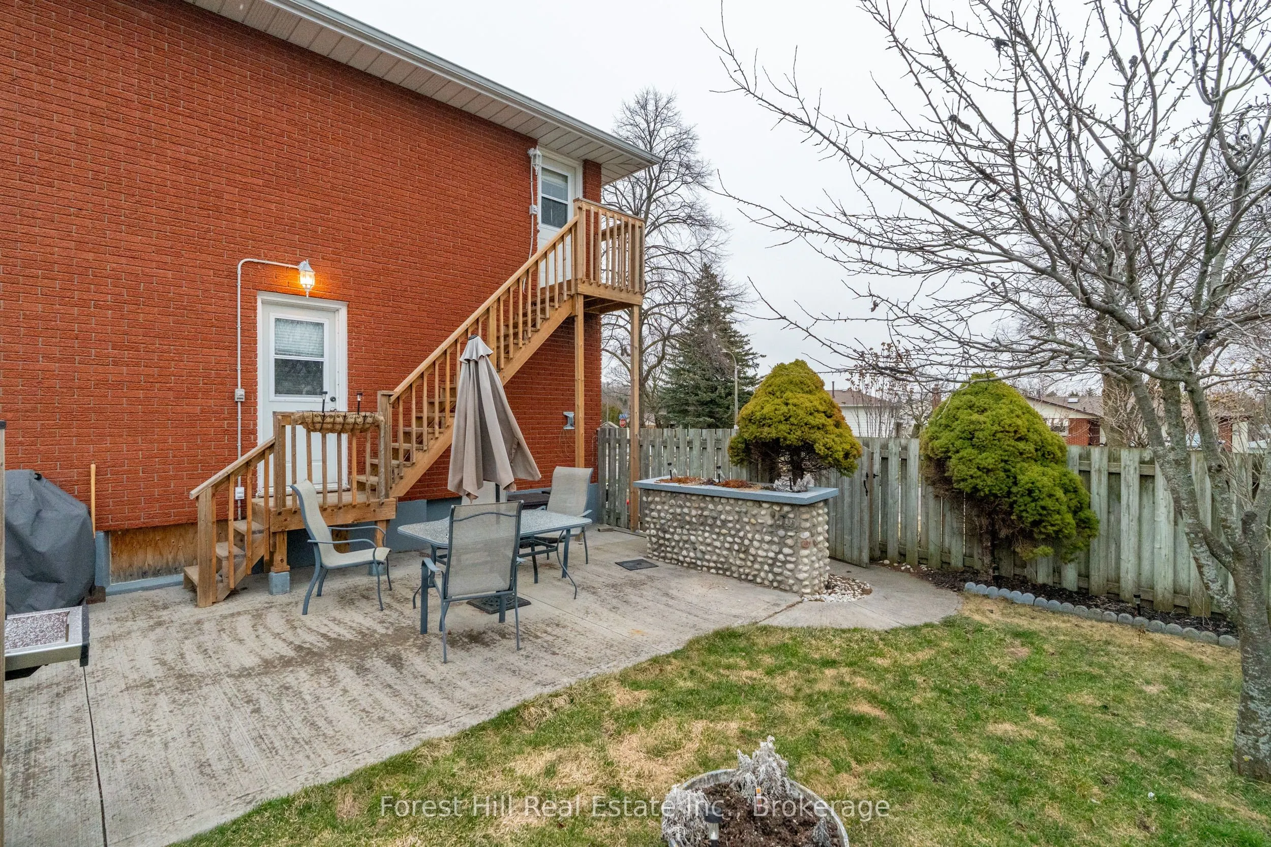 35 Shaftsbury Drive