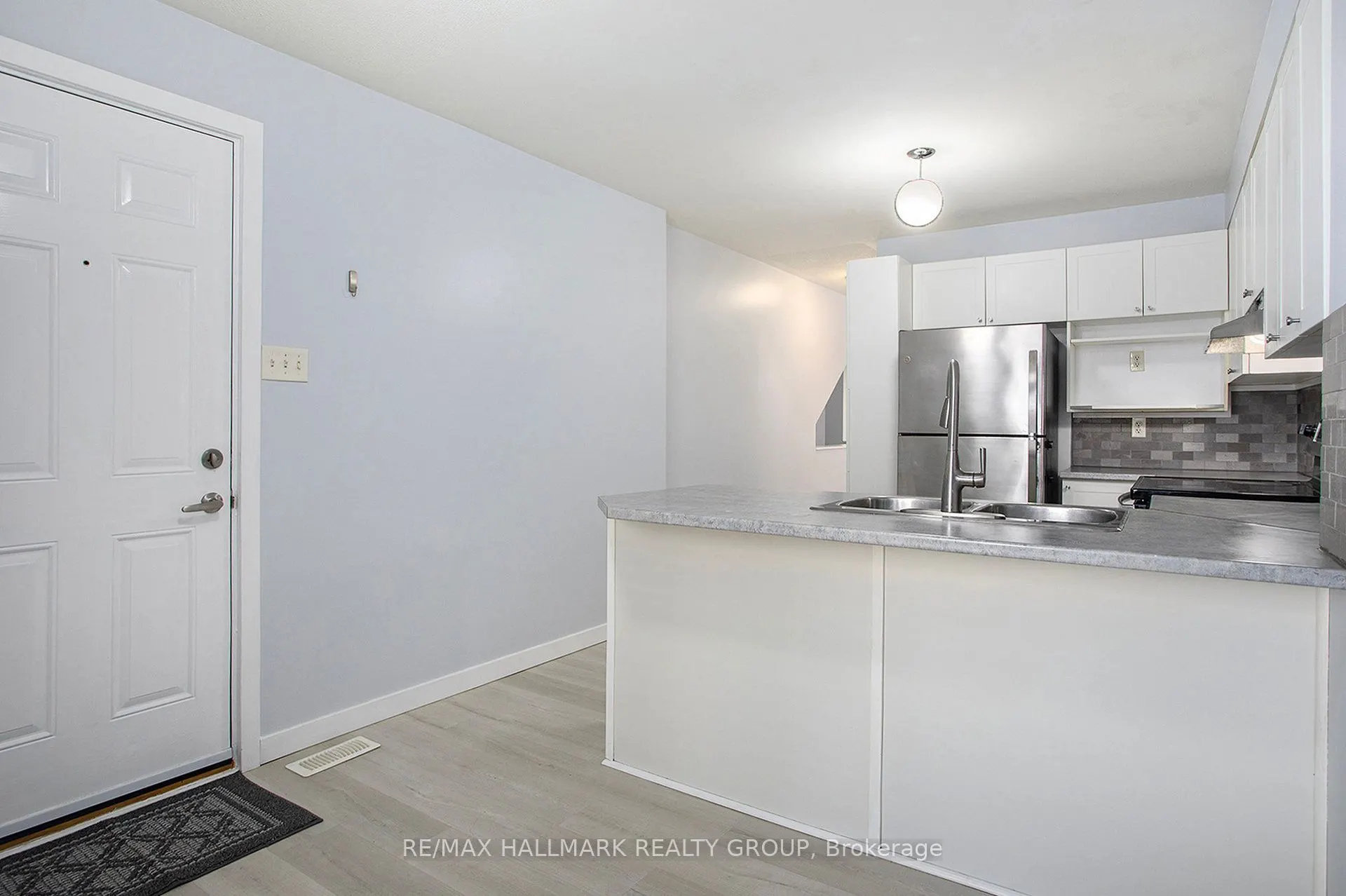 281 Aquaview Drive, #13