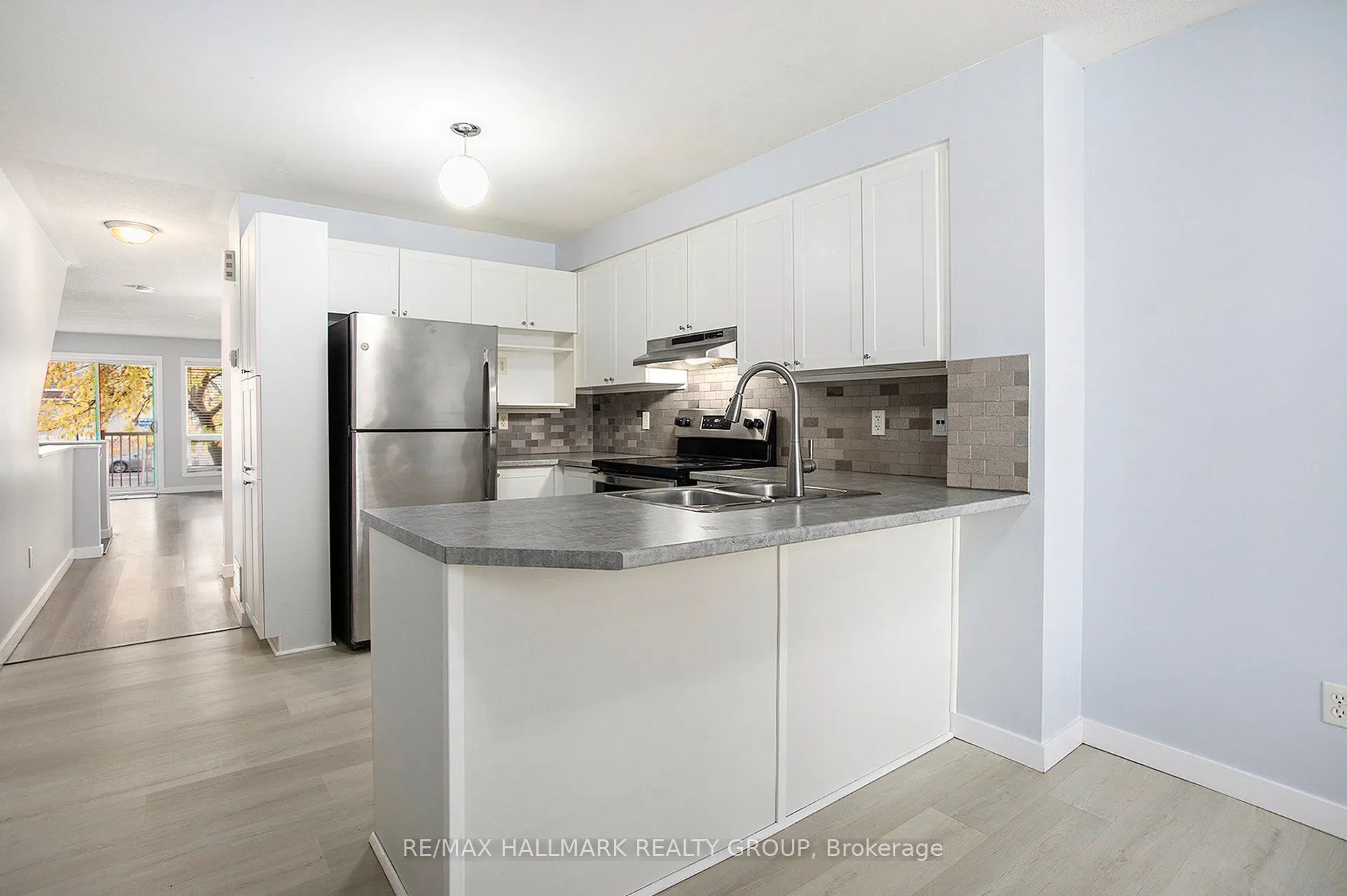 281 Aquaview Drive, #13