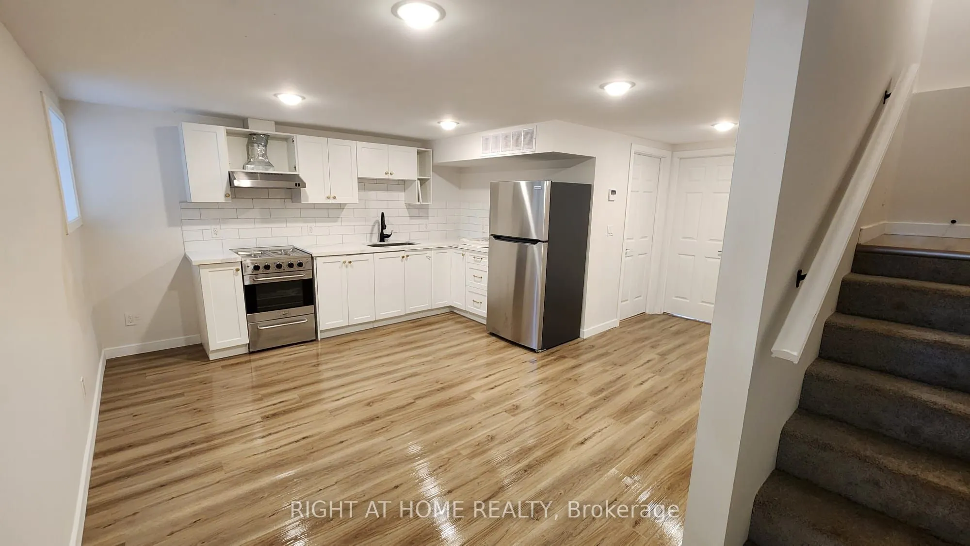 30 Stirton Street, #4