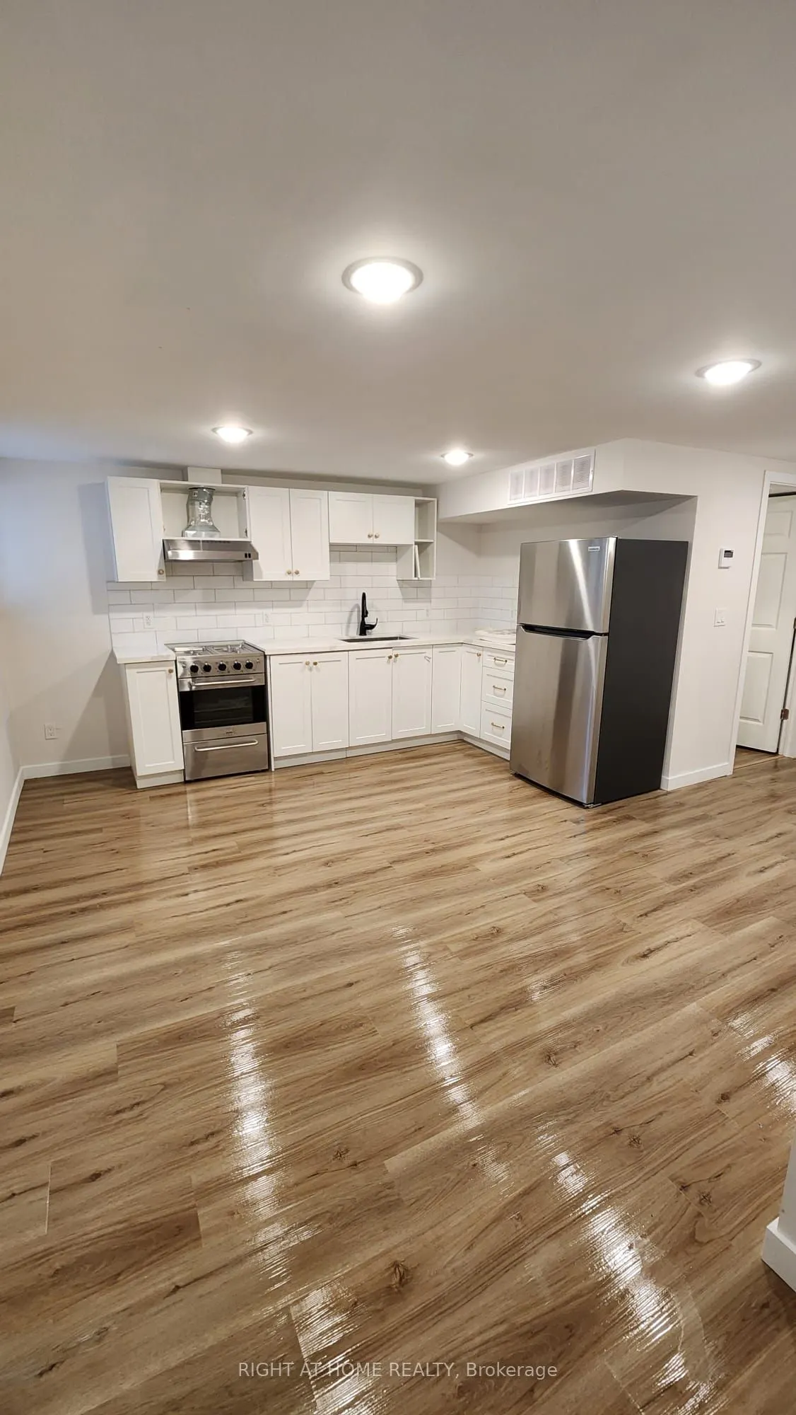 30 Stirton Street, #4
