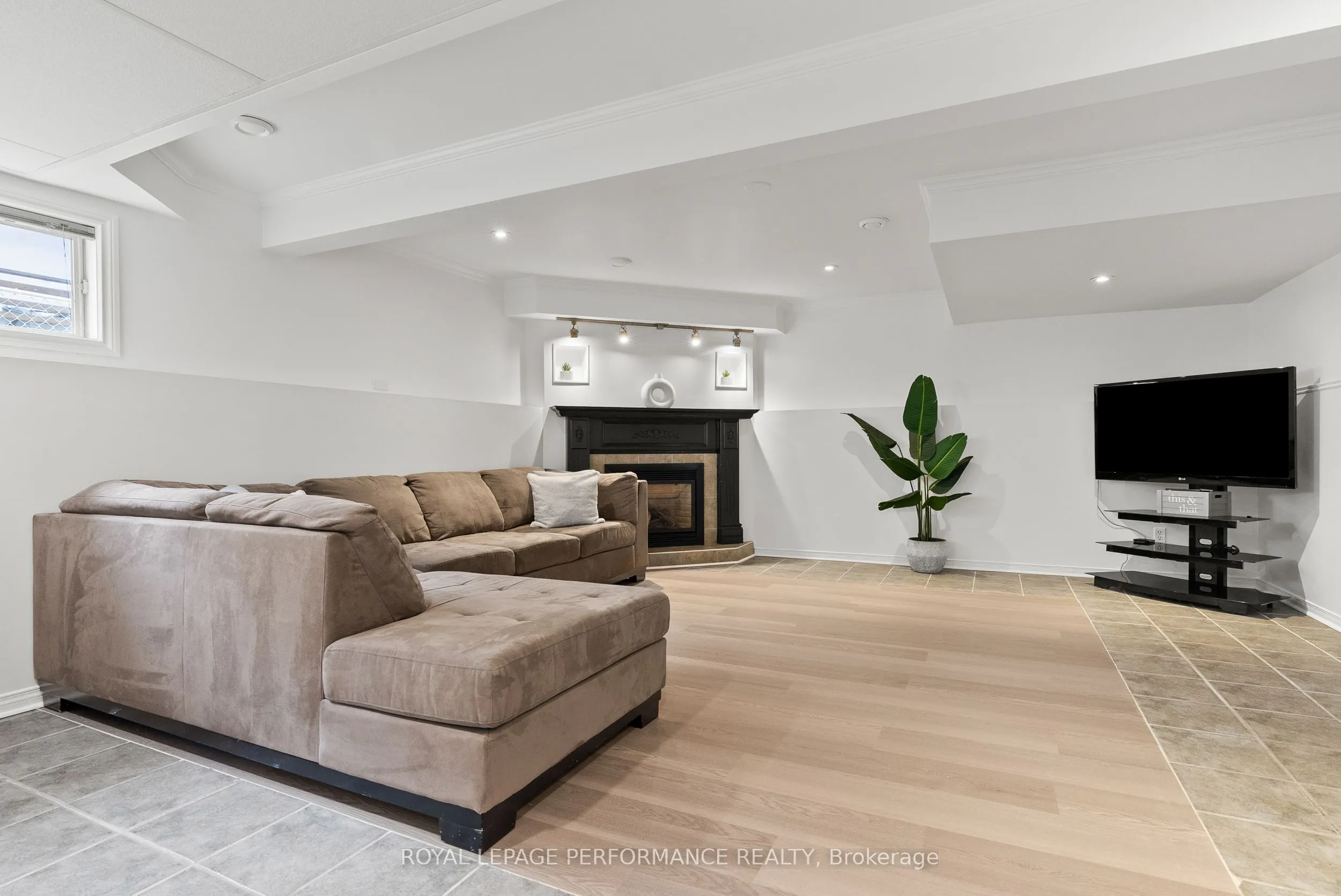 699 Payer Street