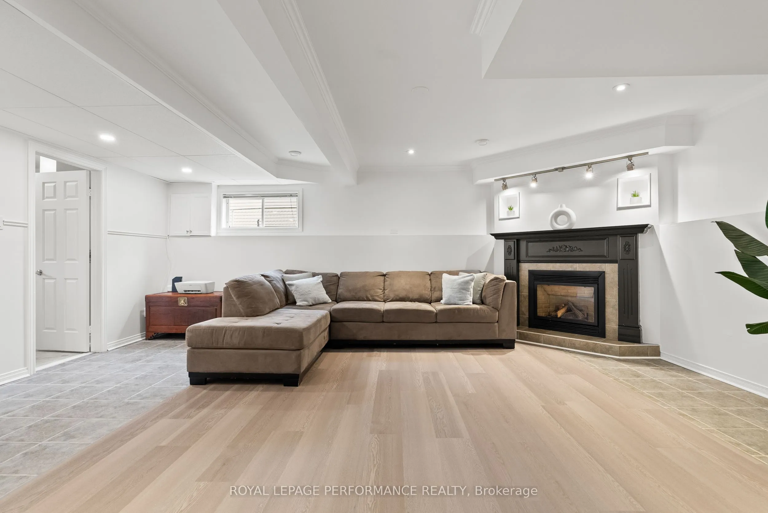 699 Payer Street